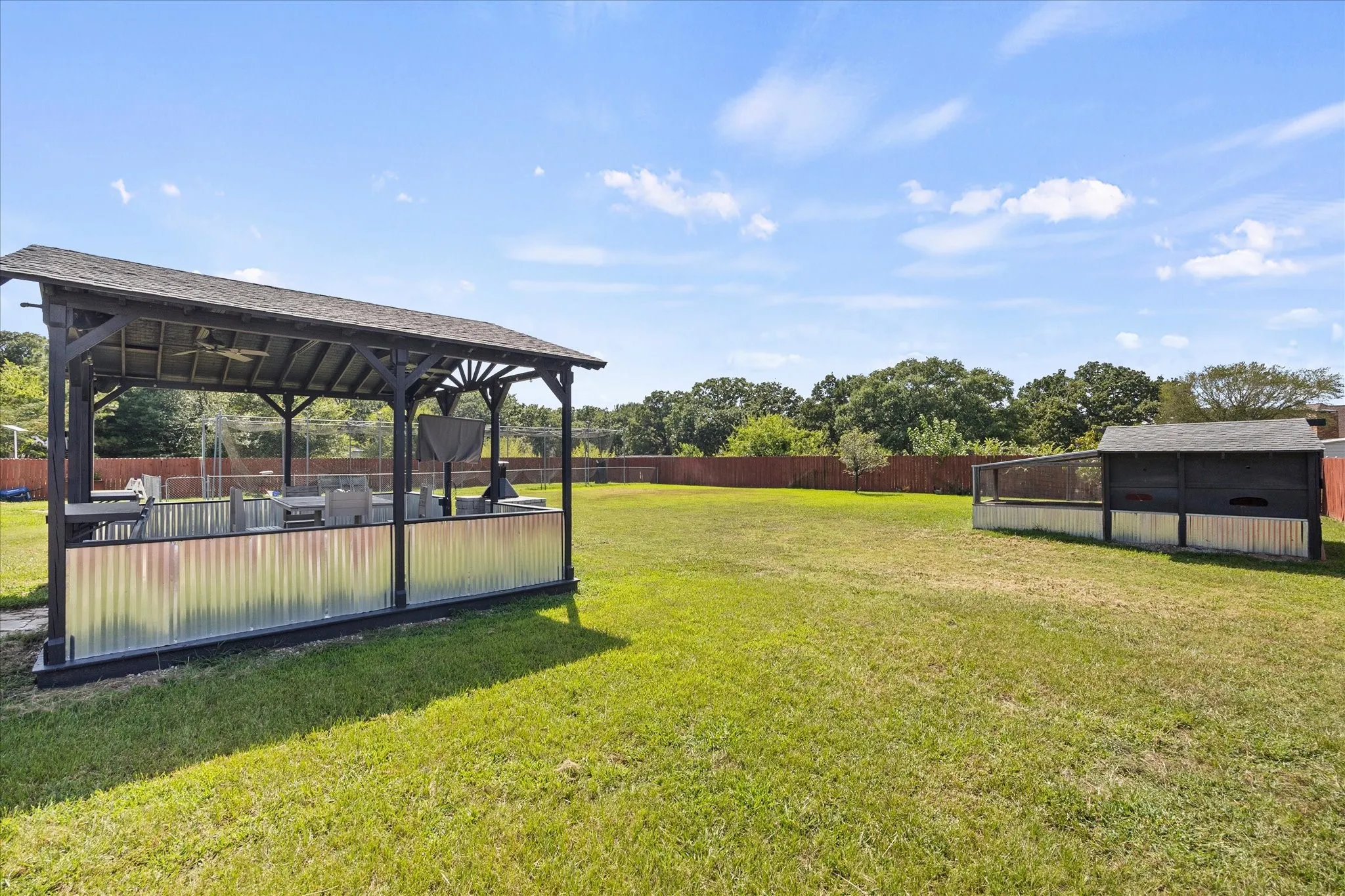 Single Family Residence For Sale in Kaufman County , 1089 Oak Hollow Lane, Combine, Texas 75159, 4 Bedroom, 4 Bathroom, 2 Garage spaces, 3,052 Sqft, built in 1999, mls#21339175, Real Estate Agent in Combine, Homes For Sale in Kaufman county, Homes For Sale in Combine, Realtor in Combine Texas, Real Estate Brokerage Independent Realty Texas, Luminita Cordes Realtor