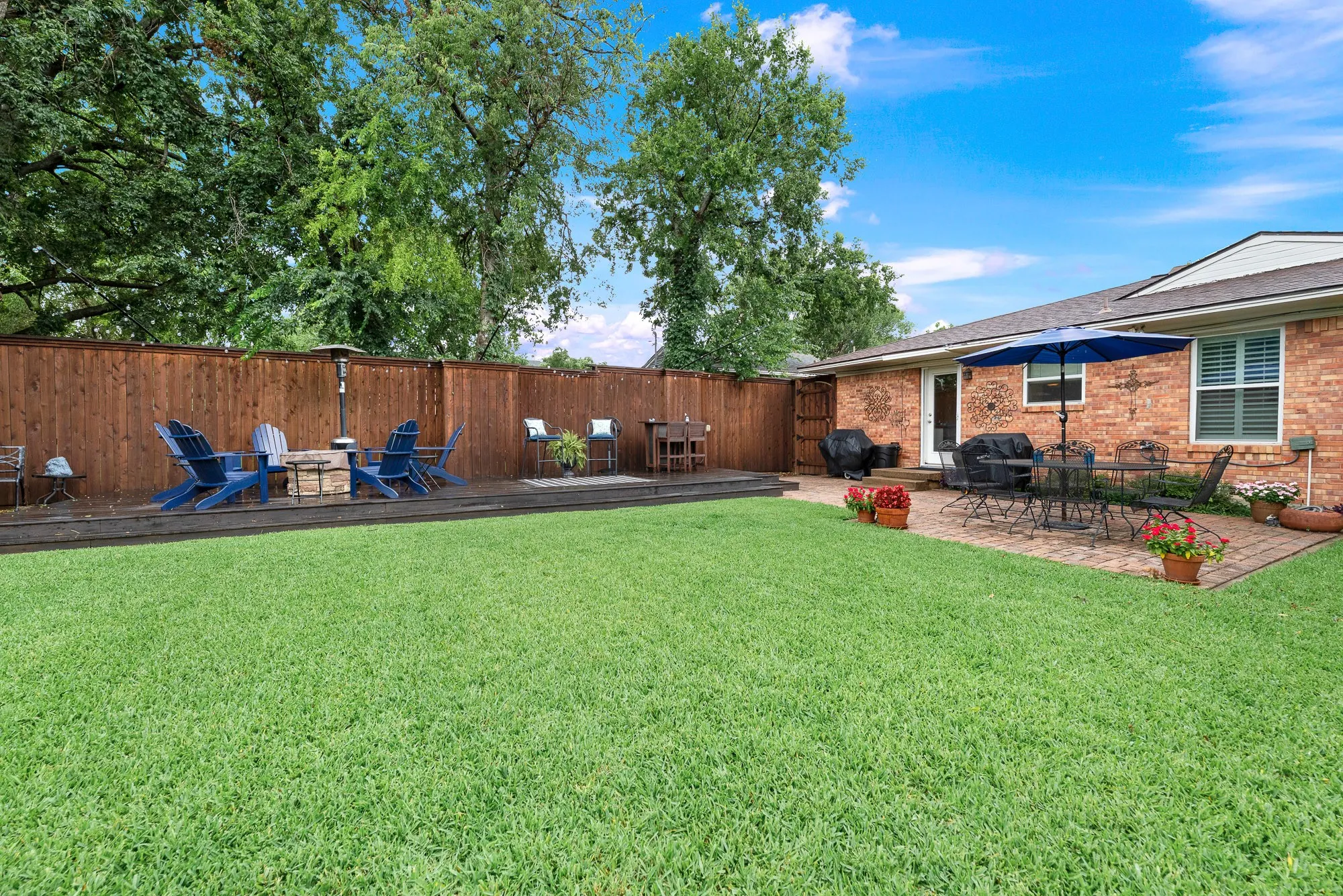 Huge backyard with 8 Ft Fence