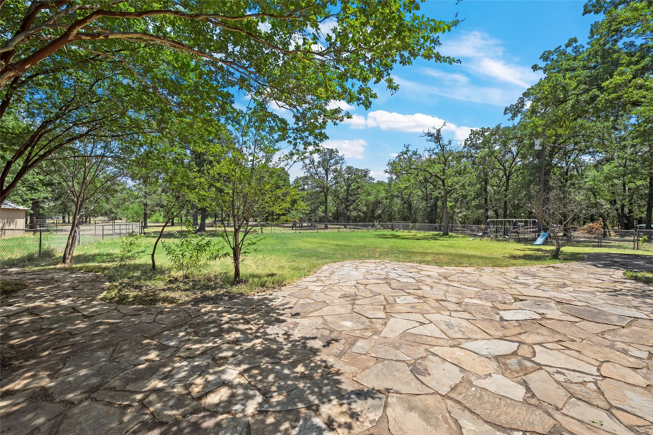 Single Family Residence For Sale in Mc Lennan County , 1047 Fort Hill Road, Waco, Texas 76705, 3 Bedroom, 2 Bathroom, 2 Garage spaces, 2,039 Sqft, built in 1976, mls#21340131, Real Estate Agent in Waco, Homes For Sale in Mc Lennan county, Homes For Sale in Waco, Realtor in Waco Texas, Real Estate Brokerage Independent Realty Texas, Luminita Cordes Realtor