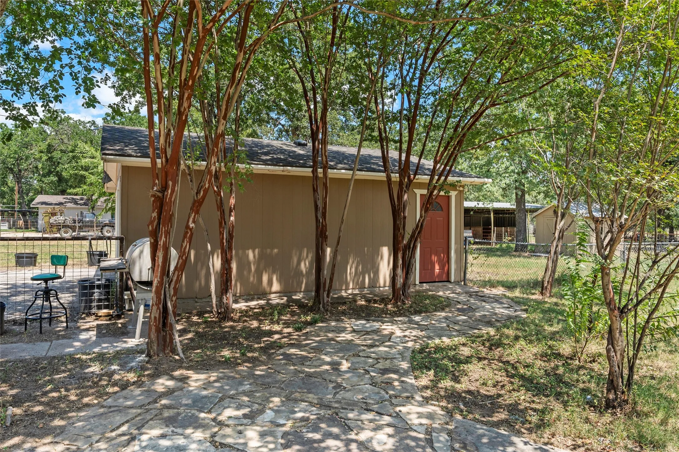 Single Family Residence For Sale in Mc Lennan County , 1047 Fort Hill Road, Waco, Texas 76705, 3 Bedroom, 2 Bathroom, 2 Garage spaces, 2,039 Sqft, built in 1976, mls#21340131, Real Estate Agent in Waco, Homes For Sale in Mc Lennan county, Homes For Sale in Waco, Realtor in Waco Texas, Real Estate Brokerage Independent Realty Texas, Luminita Cordes Realtor