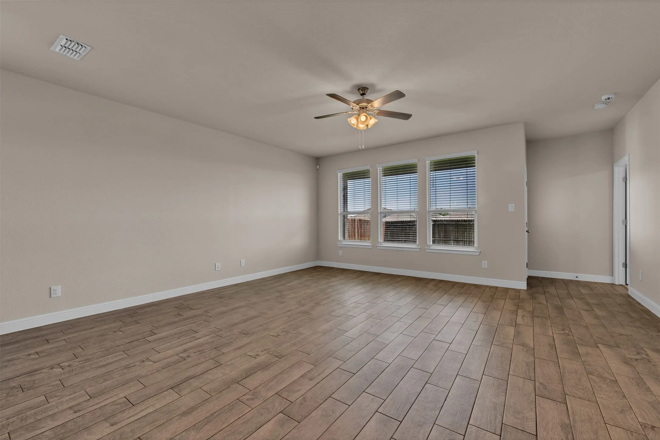 Single Family Residence For Sale in Denton County , 1016 Kirkham Way, Fort Worth, Texas 76247, 5 Bedroom, 3 Bathroom, 2 Garage spaces, 2,141 Sqft, built in 2023, mls#21317840, Real Estate Agent in Fort Worth, Homes For Sale in Denton county, Homes For Sale in Fort Worth, Realtor in Fort Worth Texas, Real Estate Brokerage Independent Realty Texas, Luminita Cordes Realtor