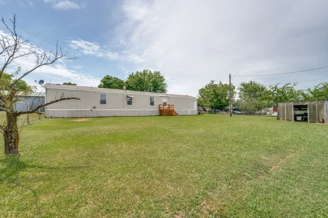 Mobile Home For Sale in Denton County , 9495 Brittany Hill Road, Sanger, Texas 76266, 3 Bedroom, 2 Bathroom, Garage spaces, 1,216 Sqft, built in 2002, mls#21339509, Real Estate Agent in Sanger, Homes For Sale in Denton county, Homes For Sale in Sanger, Realtor in Sanger Texas, Real Estate Brokerage Independent Realty Texas, Luminita Cordes Realtor
