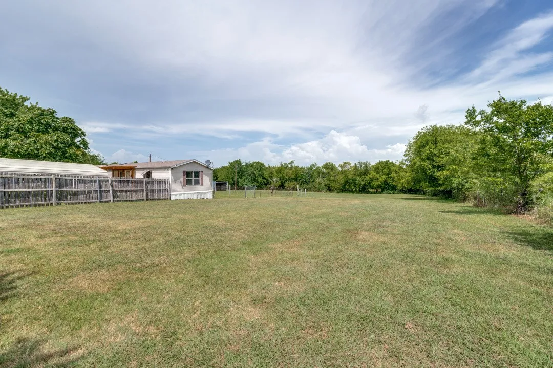 Mobile Home For Sale in Denton County , 9495 Brittany Hill Road, Sanger, Texas 76266, 3 Bedroom, 2 Bathroom, Garage spaces, 1,216 Sqft, built in 2002, mls#21339509, Real Estate Agent in Sanger, Homes For Sale in Denton county, Homes For Sale in Sanger, Realtor in Sanger Texas, Real Estate Brokerage Independent Realty Texas, Luminita Cordes Realtor