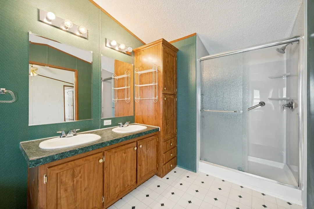 Mobile Home For Sale in Denton County , 9495 Brittany Hill Road, Sanger, Texas 76266, 3 Bedroom, 2 Bathroom, Garage spaces, 1,216 Sqft, built in 2002, mls#21339509, Real Estate Agent in Sanger, Homes For Sale in Denton county, Homes For Sale in Sanger, Realtor in Sanger Texas, Real Estate Brokerage Independent Realty Texas, Luminita Cordes Realtor