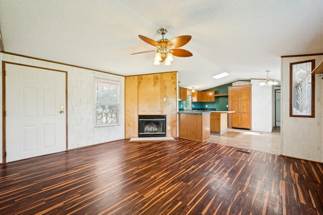Mobile Home For Sale in Denton County , 9495 Brittany Hill Road, Sanger, Texas 76266, 3 Bedroom, 2 Bathroom, Garage spaces, 1,216 Sqft, built in 2002, mls#21339509, Real Estate Agent in Sanger, Homes For Sale in Denton county, Homes For Sale in Sanger, Realtor in Sanger Texas, Real Estate Brokerage Independent Realty Texas, Luminita Cordes Realtor