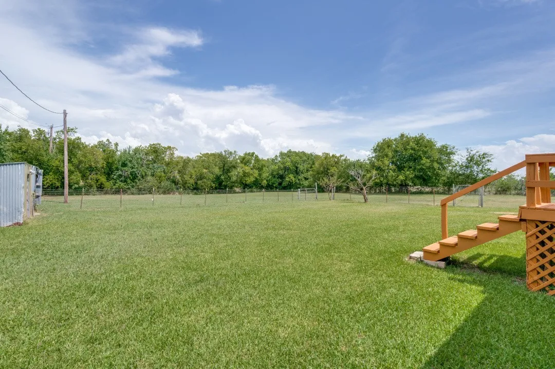 Mobile Home For Sale in Denton County , 9495 Brittany Hill Road, Sanger, Texas 76266, 3 Bedroom, 2 Bathroom, Garage spaces, 1,216 Sqft, built in 2002, mls#21339509, Real Estate Agent in Sanger, Homes For Sale in Denton county, Homes For Sale in Sanger, Realtor in Sanger Texas, Real Estate Brokerage Independent Realty Texas, Luminita Cordes Realtor