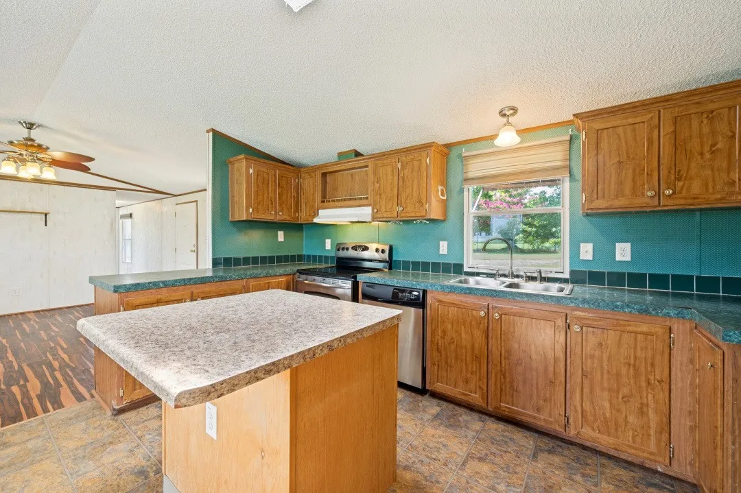 Mobile Home For Sale in Denton County , 9495 Brittany Hill Road, Sanger, Texas 76266, 3 Bedroom, 2 Bathroom, Garage spaces, 1,216 Sqft, built in 2002, mls#21339509, Real Estate Agent in Sanger, Homes For Sale in Denton county, Homes For Sale in Sanger, Realtor in Sanger Texas, Real Estate Brokerage Independent Realty Texas, Luminita Cordes Realtor