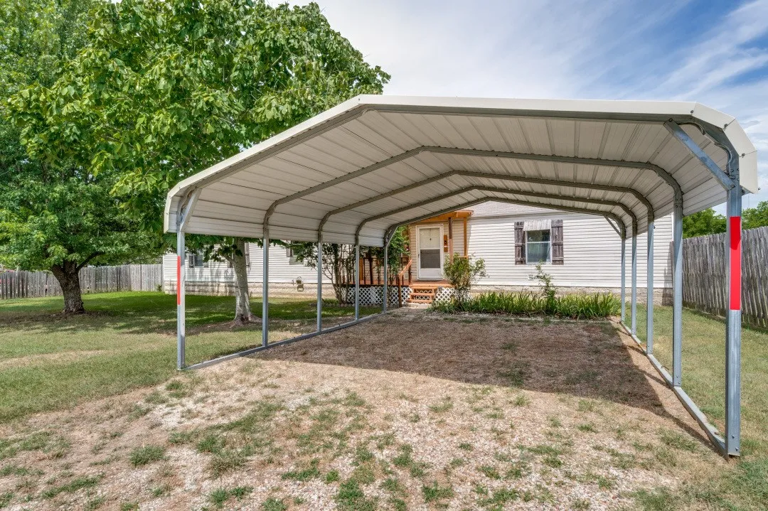 Mobile Home For Sale in Denton County , 9495 Brittany Hill Road, Sanger, Texas 76266, 3 Bedroom, 2 Bathroom, Garage spaces, 1,216 Sqft, built in 2002, mls#21339509, Real Estate Agent in Sanger, Homes For Sale in Denton county, Homes For Sale in Sanger, Realtor in Sanger Texas, Real Estate Brokerage Independent Realty Texas, Luminita Cordes Realtor