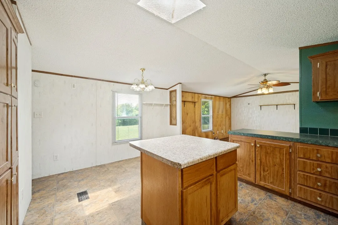 Mobile Home For Sale in Denton County , 9495 Brittany Hill Road, Sanger, Texas 76266, 3 Bedroom, 2 Bathroom, Garage spaces, 1,216 Sqft, built in 2002, mls#21339509, Real Estate Agent in Sanger, Homes For Sale in Denton county, Homes For Sale in Sanger, Realtor in Sanger Texas, Real Estate Brokerage Independent Realty Texas, Luminita Cordes Realtor