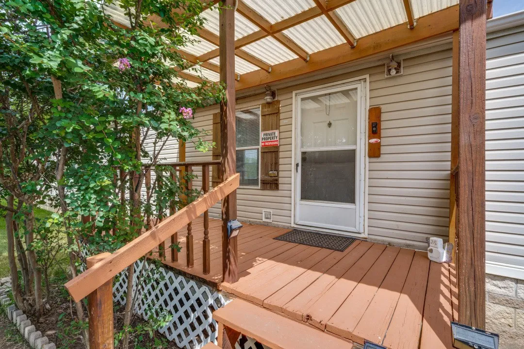 Mobile Home For Sale in Denton County , 9495 Brittany Hill Road, Sanger, Texas 76266, 3 Bedroom, 2 Bathroom, Garage spaces, 1,216 Sqft, built in 2002, mls#21339509, Real Estate Agent in Sanger, Homes For Sale in Denton county, Homes For Sale in Sanger, Realtor in Sanger Texas, Real Estate Brokerage Independent Realty Texas, Luminita Cordes Realtor
