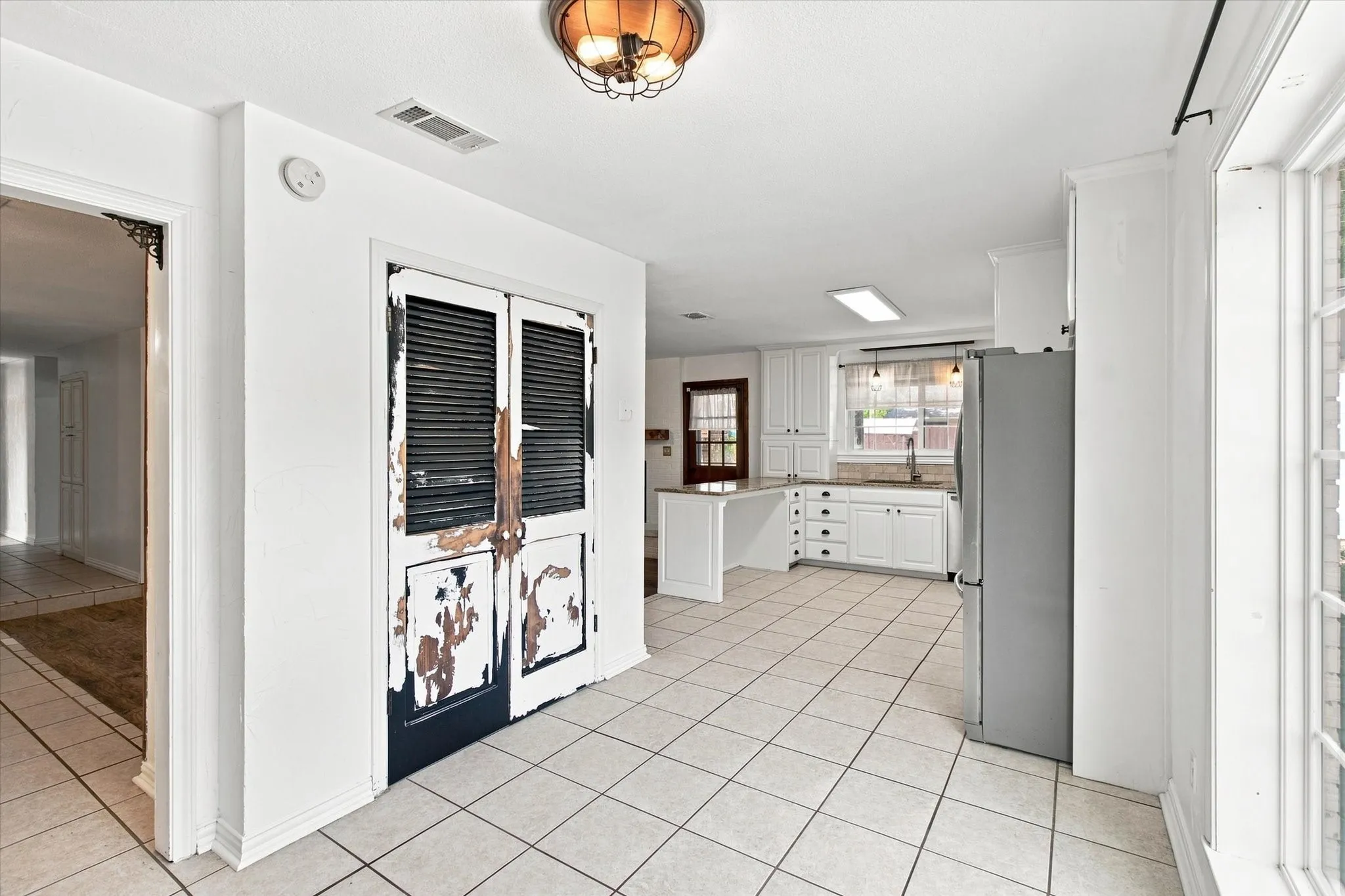 Single Family Residence For Sale in Denton County , 209 Diane Drive, Sanger, Texas 76266, 4 Bedroom, 3 Bathroom, 2 Garage spaces, 1,904 Sqft, built in 1983, mls#21339768, Real Estate Agent in Sanger, Homes For Sale in Denton county, Homes For Sale in Sanger, Realtor in Sanger Texas, Real Estate Brokerage Independent Realty Texas, Luminita Cordes Realtor