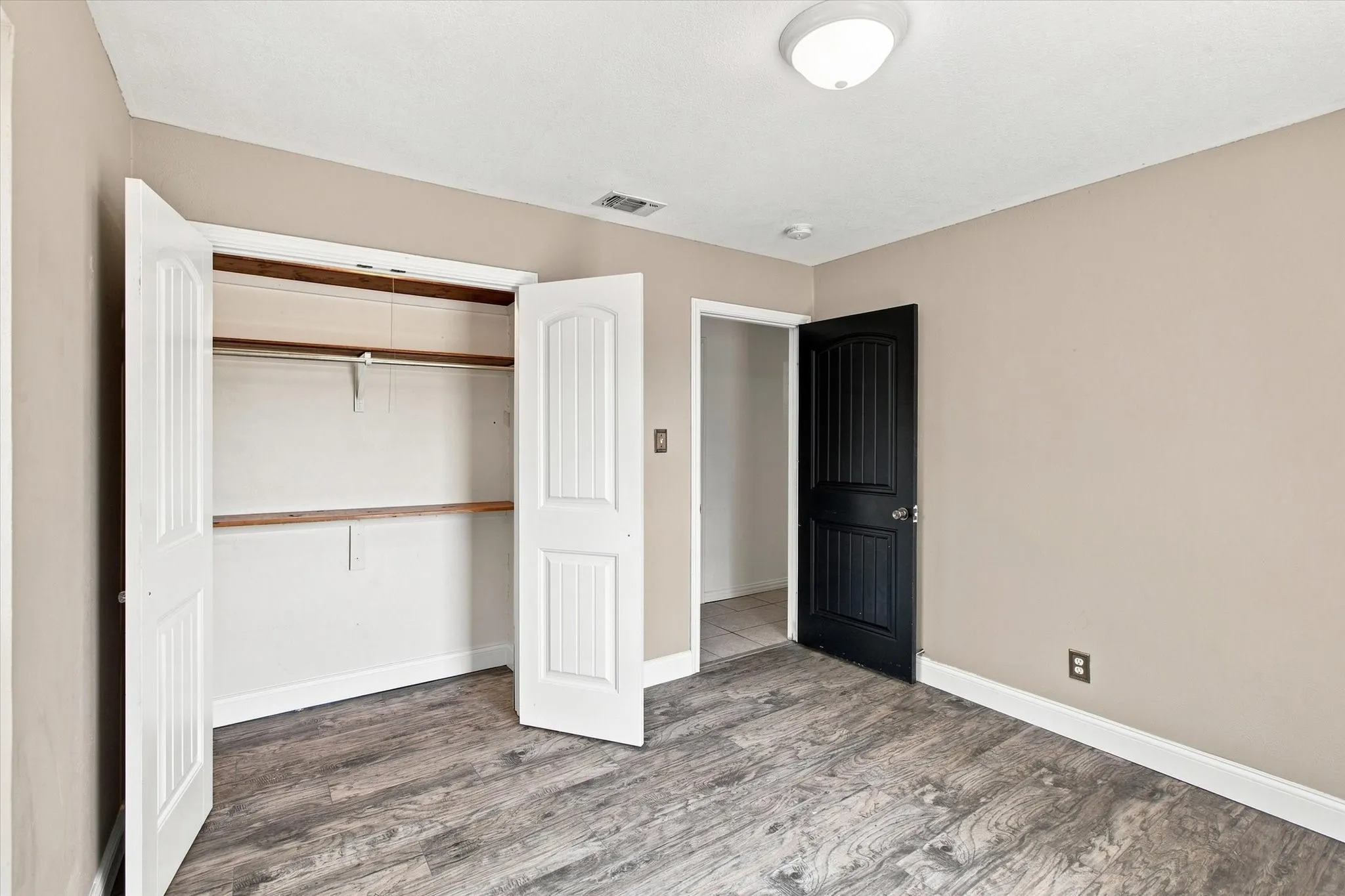 Single Family Residence For Sale in Denton County , 209 Diane Drive, Sanger, Texas 76266, 4 Bedroom, 3 Bathroom, 2 Garage spaces, 1,904 Sqft, built in 1983, mls#21339768, Real Estate Agent in Sanger, Homes For Sale in Denton county, Homes For Sale in Sanger, Realtor in Sanger Texas, Real Estate Brokerage Independent Realty Texas, Luminita Cordes Realtor