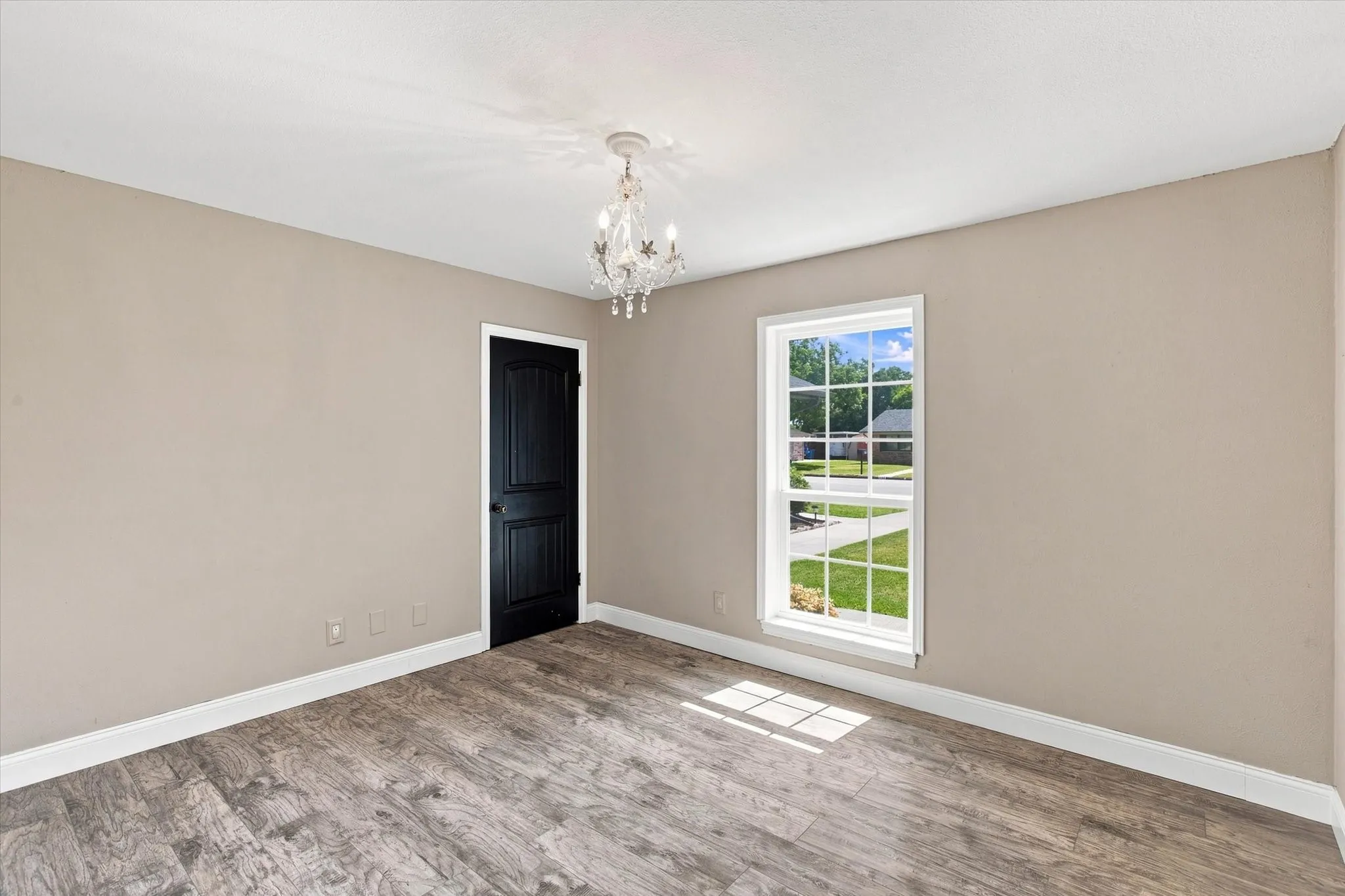 Single Family Residence For Sale in Denton County , 209 Diane Drive, Sanger, Texas 76266, 4 Bedroom, 3 Bathroom, 2 Garage spaces, 1,904 Sqft, built in 1983, mls#21339768, Real Estate Agent in Sanger, Homes For Sale in Denton county, Homes For Sale in Sanger, Realtor in Sanger Texas, Real Estate Brokerage Independent Realty Texas, Luminita Cordes Realtor