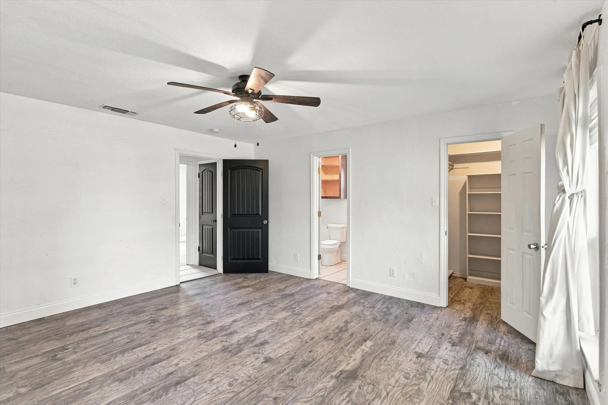 Single Family Residence For Sale in Denton County , 209 Diane Drive, Sanger, Texas 76266, 4 Bedroom, 3 Bathroom, 2 Garage spaces, 1,904 Sqft, built in 1983, mls#21339768, Real Estate Agent in Sanger, Homes For Sale in Denton county, Homes For Sale in Sanger, Realtor in Sanger Texas, Real Estate Brokerage Independent Realty Texas, Luminita Cordes Realtor