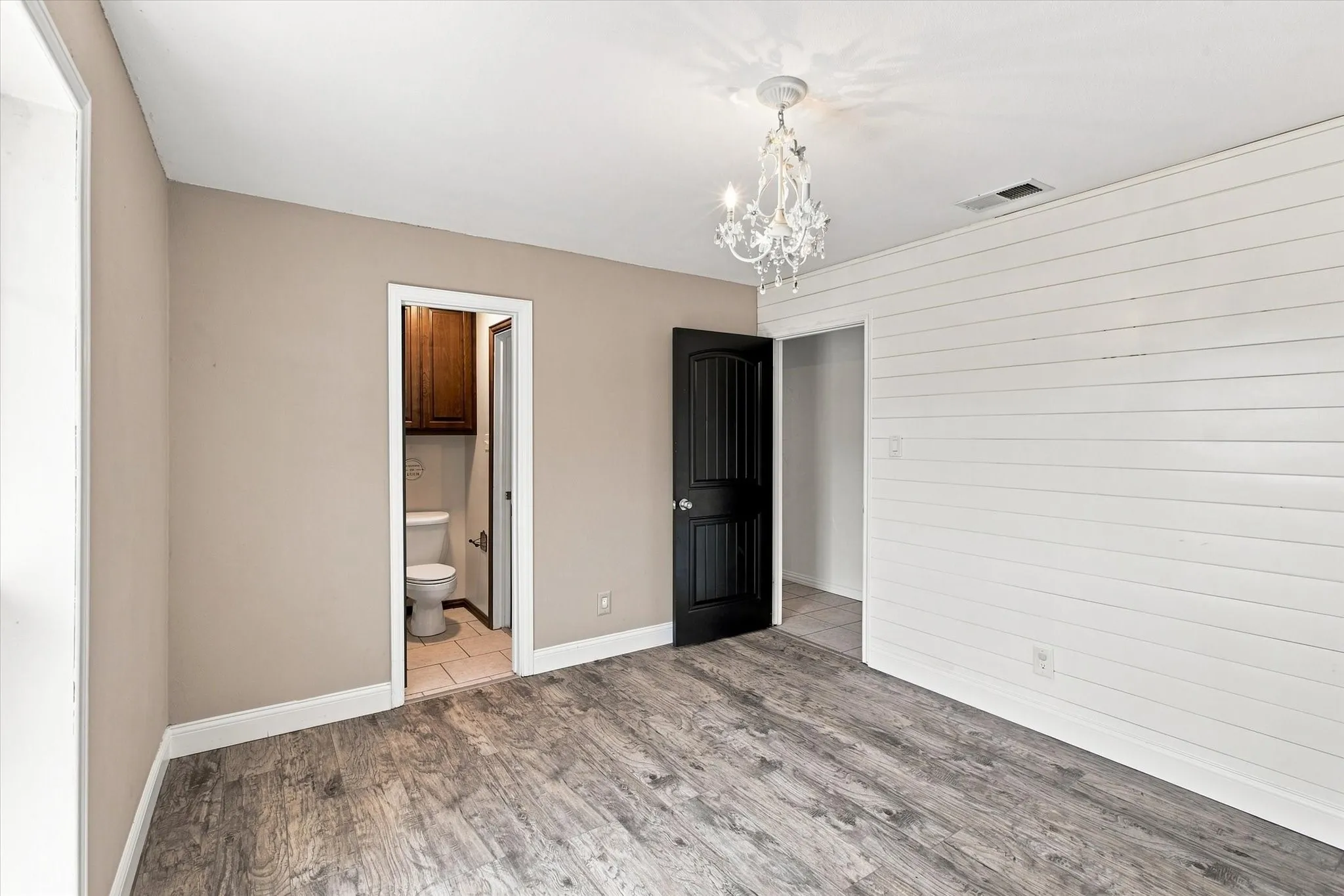 Single Family Residence For Sale in Denton County , 209 Diane Drive, Sanger, Texas 76266, 4 Bedroom, 3 Bathroom, 2 Garage spaces, 1,904 Sqft, built in 1983, mls#21339768, Real Estate Agent in Sanger, Homes For Sale in Denton county, Homes For Sale in Sanger, Realtor in Sanger Texas, Real Estate Brokerage Independent Realty Texas, Luminita Cordes Realtor