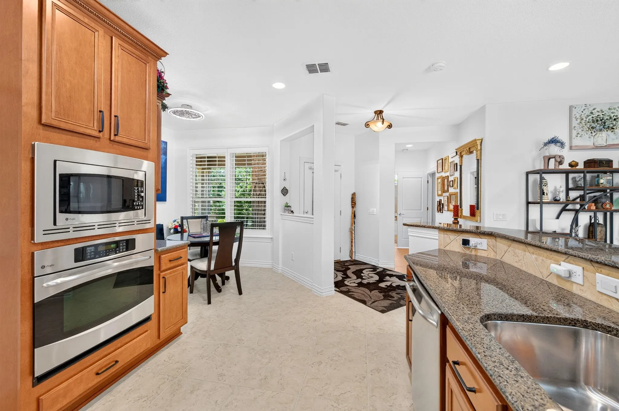 Single Family Residence For Sale in Denton County , 7444 Saint Petersburg Drive, Frisco, Texas 75036, 2 Bedroom, 2 Bathroom, 2 Garage spaces, 1,750 Sqft, built in 2006, mls#21339921, Real Estate Agent in Frisco, Homes For Sale in Denton county, Homes For Sale in Frisco, Realtor in Frisco Texas, Real Estate Brokerage Independent Realty Texas, Luminita Cordes Realtor