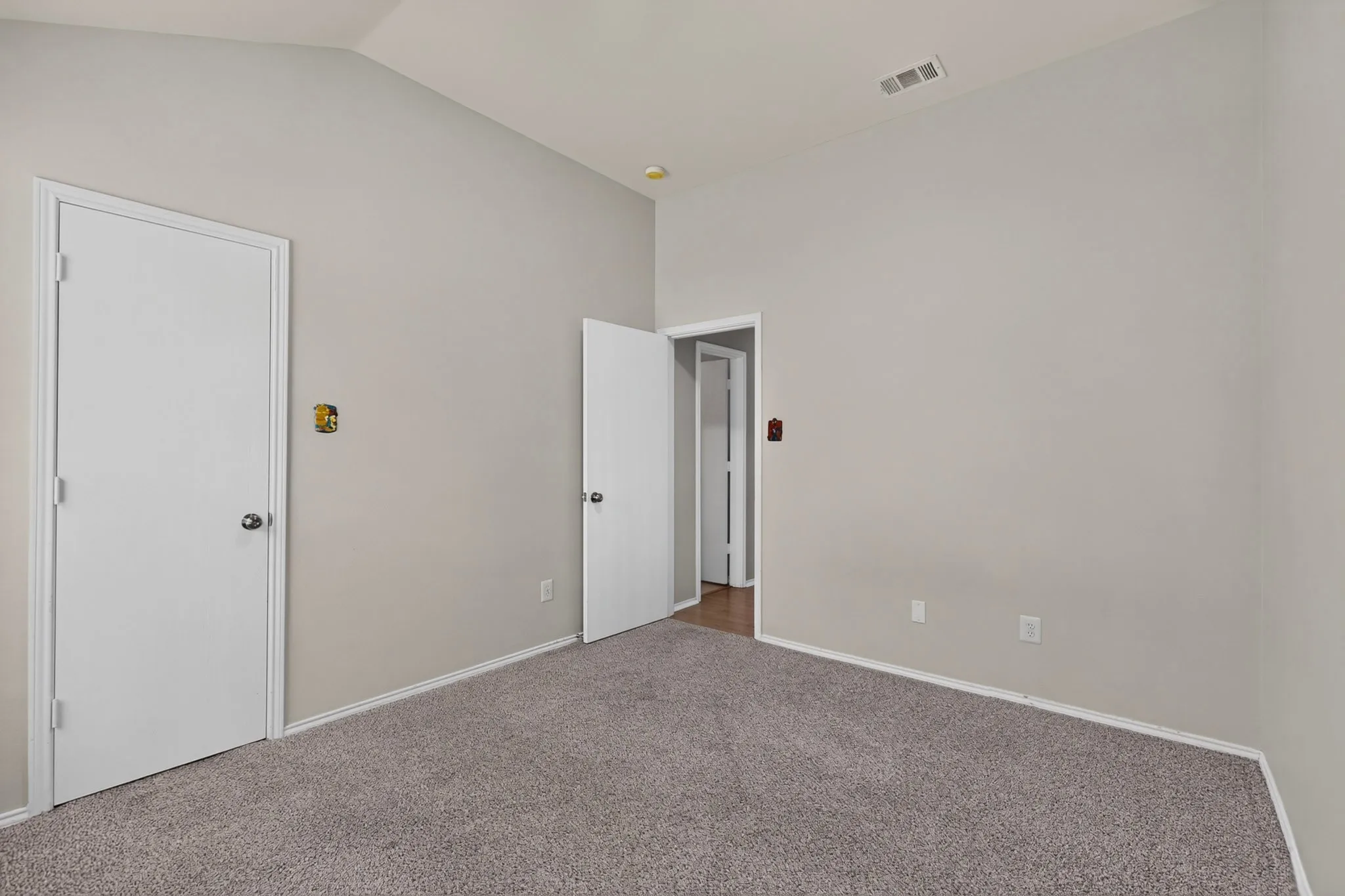 Single Family Residence For Rent in Collin County , 9012 Boone Drive, Mc Kinney, Texas 75071, 3 Bedrooms, 2 Bathrooms, 2 Garage spaces, 1,391 Sqft, built in 2003, Price $2,200, mls#21340144, Real Estate Agent in Mc Kinney, Homes For Rent in Collin county, Homes For Rent in Mc Kinney, Realtor in Mc Kinney Texas, Real Estate Brokerage Independent Realty Texas, Luminita Cordes Realtor