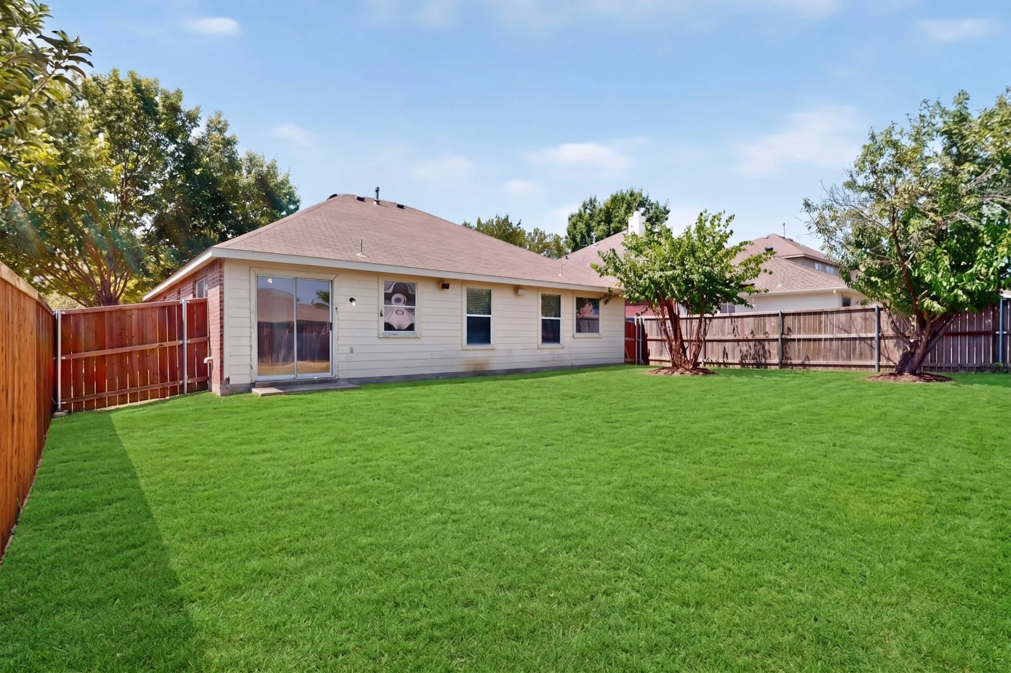 Single Family Residence For Rent in Collin County , 9012 Boone Drive, Mc Kinney, Texas 75071, 3 Bedrooms, 2 Bathrooms, 2 Garage spaces, 1,391 Sqft, built in 2003, Price $2,200, mls#21340144, Real Estate Agent in Mc Kinney, Homes For Rent in Collin county, Homes For Rent in Mc Kinney, Realtor in Mc Kinney Texas, Real Estate Brokerage Independent Realty Texas, Luminita Cordes Realtor