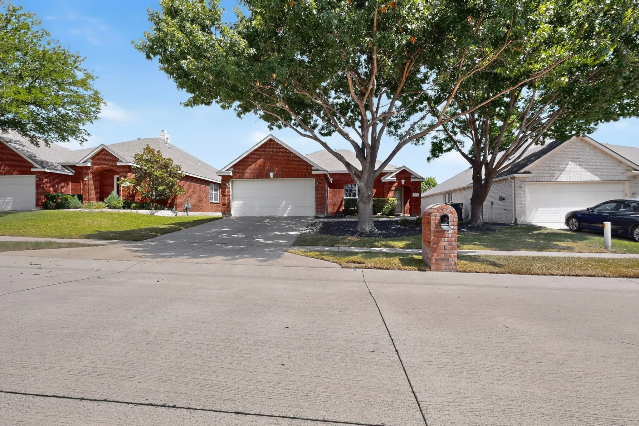 Single Family Residence For Rent in Collin County , 9012 Boone Drive, Mc Kinney, Texas 75071, 3 Bedrooms, 2 Bathrooms, 2 Garage spaces, 1,391 Sqft, built in 2003, Price $2,200, mls#21340144, Real Estate Agent in Mc Kinney, Homes For Rent in Collin county, Homes For Rent in Mc Kinney, Realtor in Mc Kinney Texas, Real Estate Brokerage Independent Realty Texas, Luminita Cordes Realtor