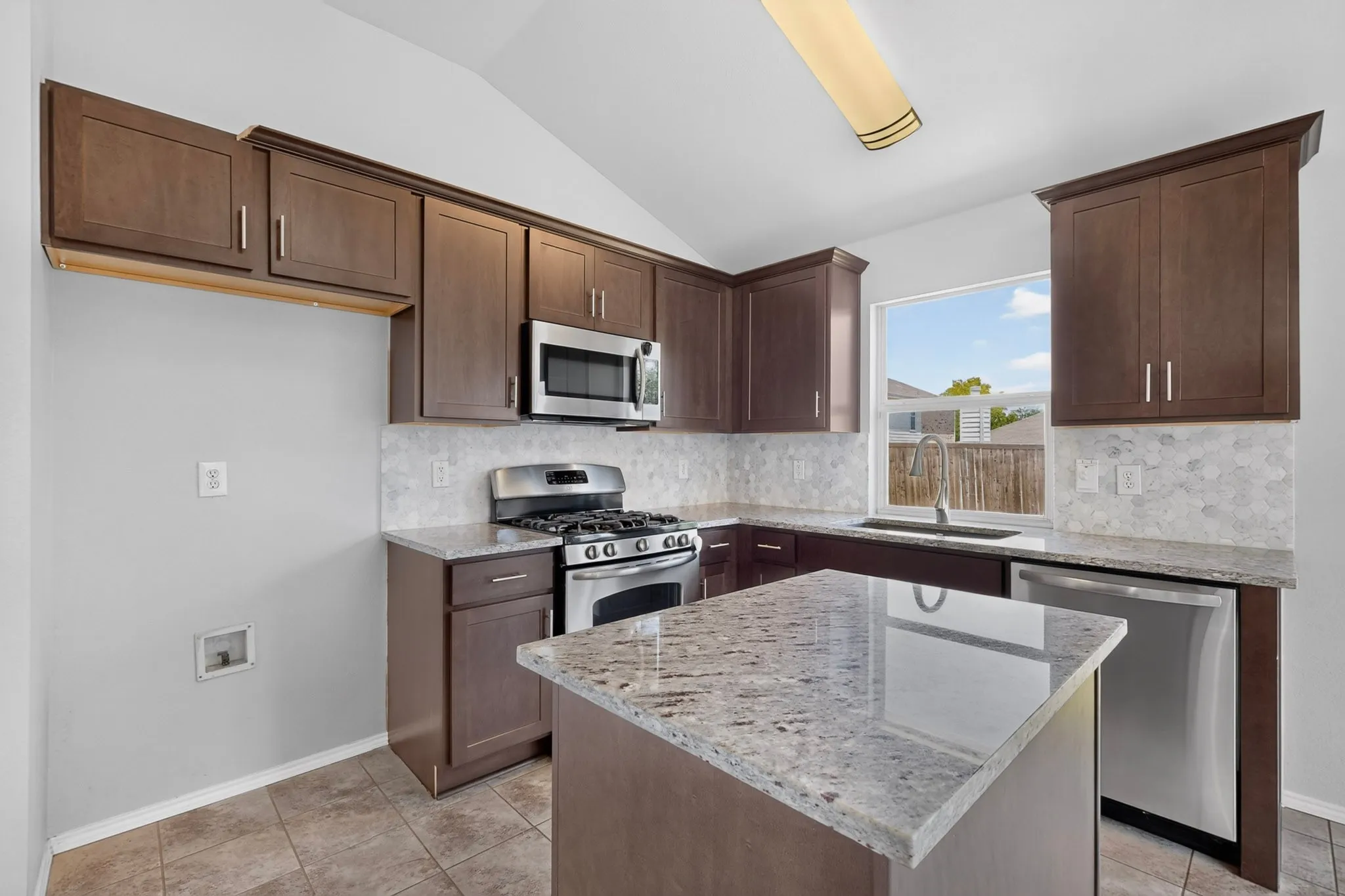 Single Family Residence For Rent in Collin County , 9012 Boone Drive, Mc Kinney, Texas 75071, 3 Bedrooms, 2 Bathrooms, 2 Garage spaces, 1,391 Sqft, built in 2003, Price $2,200, mls#21340144, Real Estate Agent in Mc Kinney, Homes For Rent in Collin county, Homes For Rent in Mc Kinney, Realtor in Mc Kinney Texas, Real Estate Brokerage Independent Realty Texas, Luminita Cordes Realtor