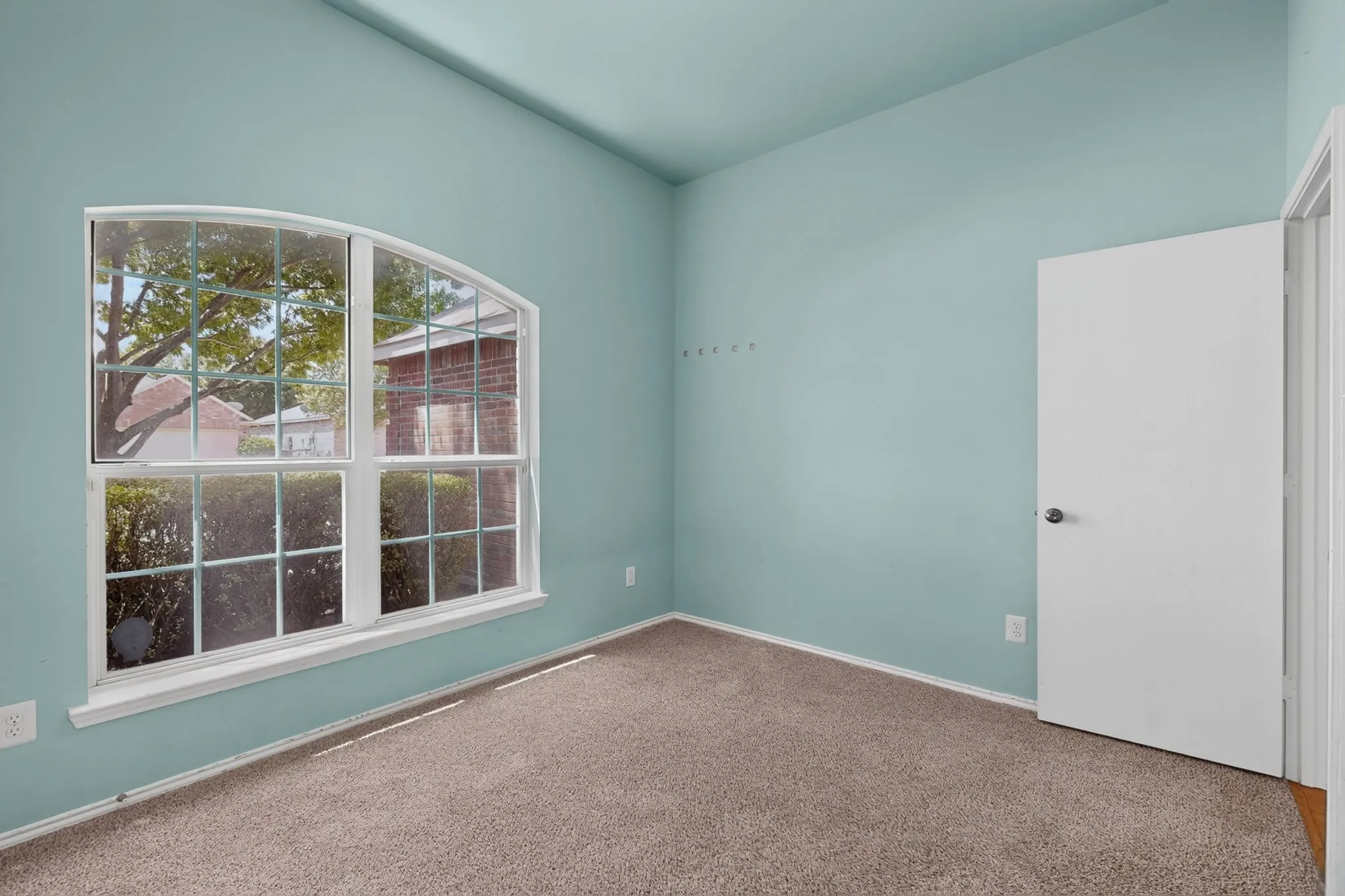 Single Family Residence For Rent in Collin County , 9012 Boone Drive, Mc Kinney, Texas 75071, 3 Bedrooms, 2 Bathrooms, 2 Garage spaces, 1,391 Sqft, built in 2003, Price $2,200, mls#21340144, Real Estate Agent in Mc Kinney, Homes For Rent in Collin county, Homes For Rent in Mc Kinney, Realtor in Mc Kinney Texas, Real Estate Brokerage Independent Realty Texas, Luminita Cordes Realtor