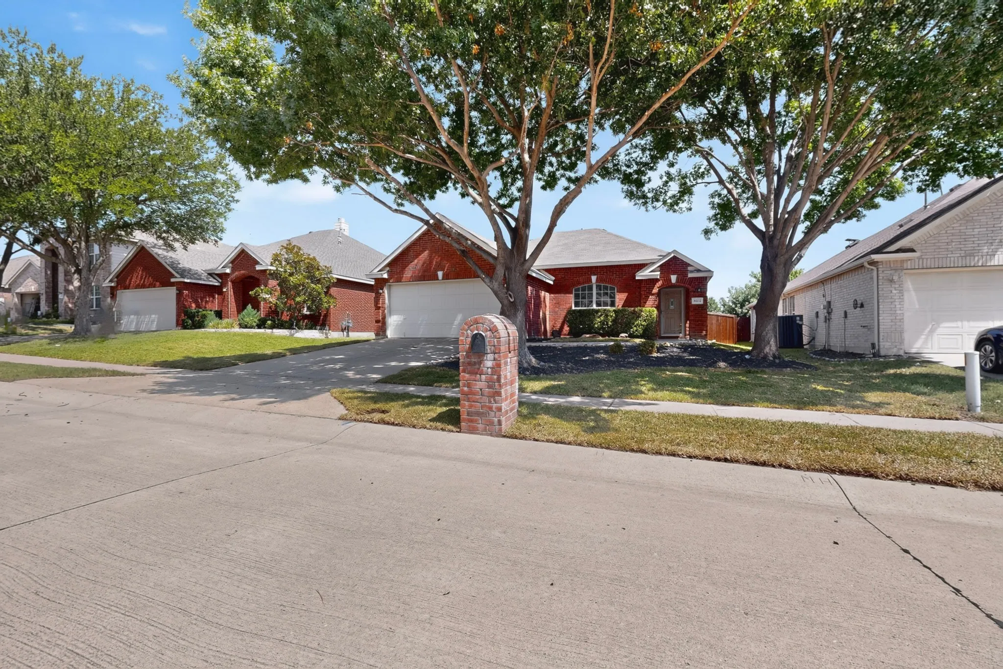 Single Family Residence For Rent in Collin County , 9012 Boone Drive, Mc Kinney, Texas 75071, 3 Bedrooms, 2 Bathrooms, 2 Garage spaces, 1,391 Sqft, built in 2003, Price $2,200, mls#21340144, Real Estate Agent in Mc Kinney, Homes For Rent in Collin county, Homes For Rent in Mc Kinney, Realtor in Mc Kinney Texas, Real Estate Brokerage Independent Realty Texas, Luminita Cordes Realtor
