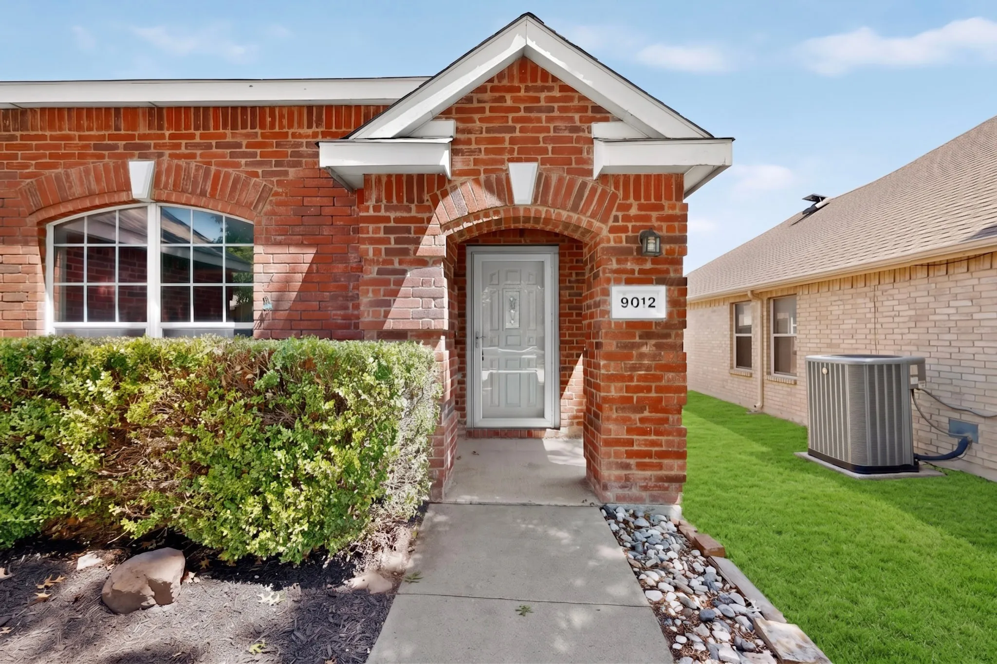 Single Family Residence For Rent in Collin County , 9012 Boone Drive, Mc Kinney, Texas 75071, 3 Bedrooms, 2 Bathrooms, 2 Garage spaces, 1,391 Sqft, built in 2003, Price $2,200, mls#21340144, Real Estate Agent in Mc Kinney, Homes For Rent in Collin county, Homes For Rent in Mc Kinney, Realtor in Mc Kinney Texas, Real Estate Brokerage Independent Realty Texas, Luminita Cordes Realtor