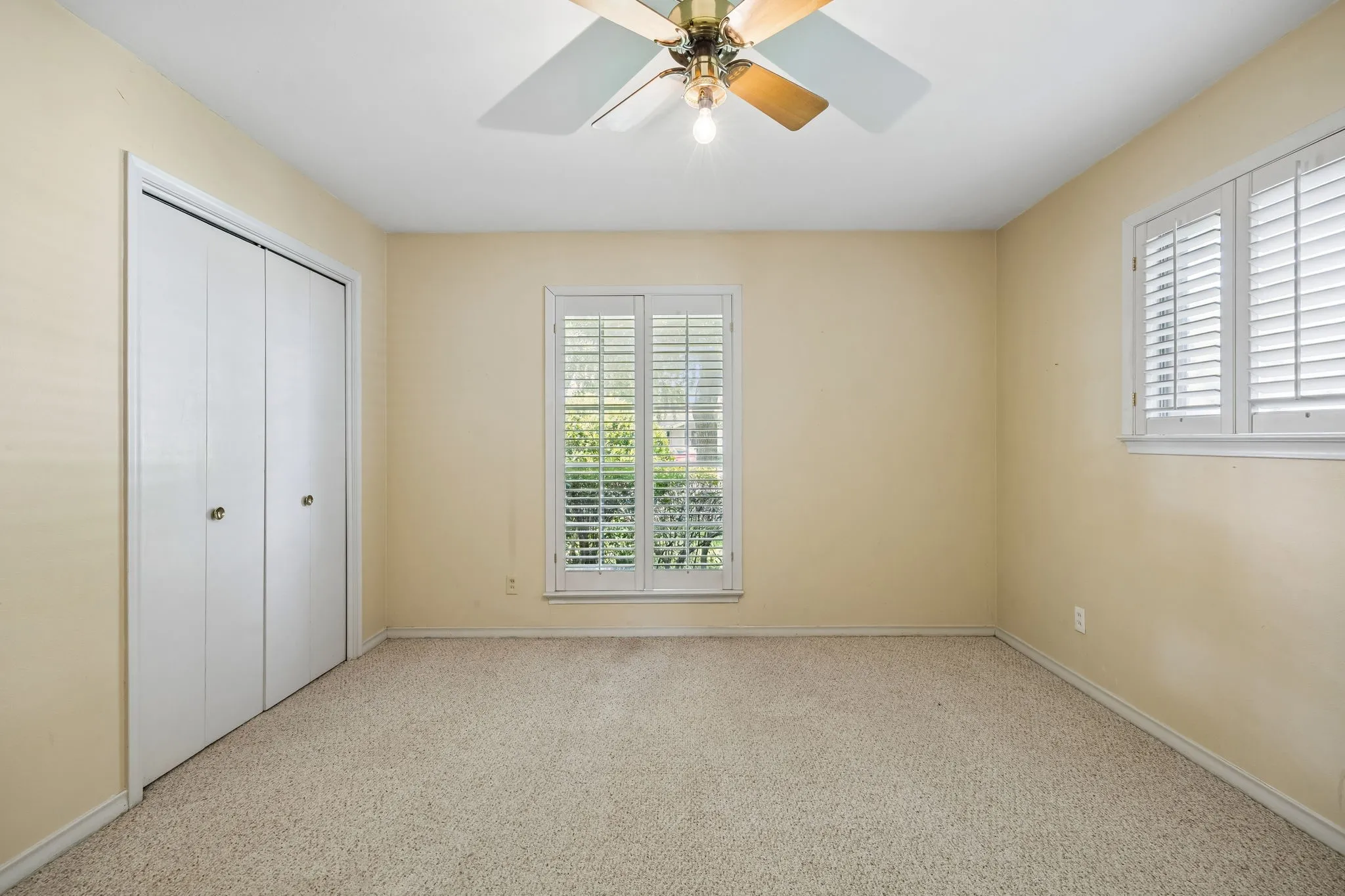 Single Family Residence For Sale in Dallas County , 3240 Chapel Downs Drive, Dallas, Texas 75229, 4 Bedroom, 3 Bathroom, 2 Garage spaces, 2,316 Sqft, built in 1962, mls#21338829, Real Estate Agent in Dallas, Homes For Sale in Dallas county, Homes For Sale in Dallas, Realtor in Dallas Texas, Real Estate Brokerage Independent Realty Texas, Luminita Cordes Realtor