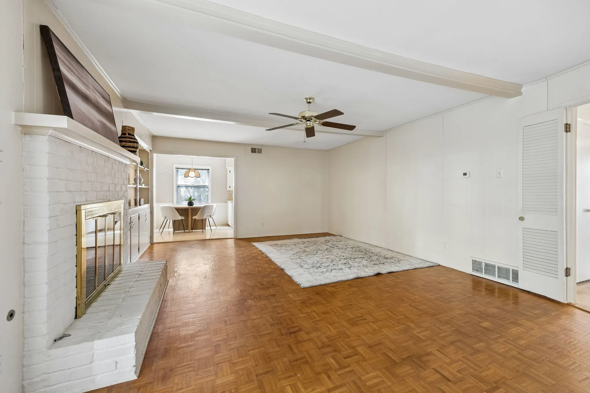 Single Family Residence For Sale in Dallas County , 3240 Chapel Downs Drive, Dallas, Texas 75229, 4 Bedroom, 3 Bathroom, 2 Garage spaces, 2,316 Sqft, built in 1962, mls#21338829, Real Estate Agent in Dallas, Homes For Sale in Dallas county, Homes For Sale in Dallas, Realtor in Dallas Texas, Real Estate Brokerage Independent Realty Texas, Luminita Cordes Realtor