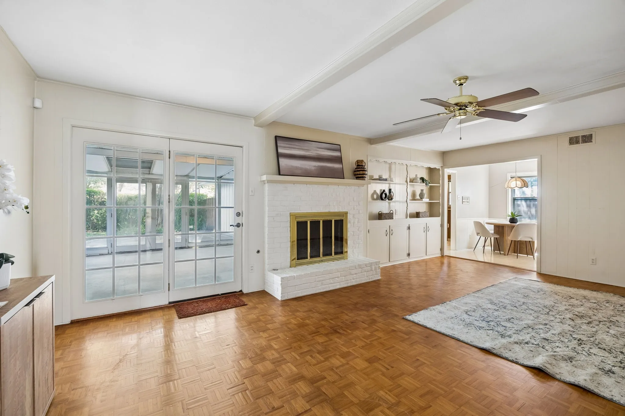 Single Family Residence For Sale in Dallas County , 3240 Chapel Downs Drive, Dallas, Texas 75229, 4 Bedroom, 3 Bathroom, 2 Garage spaces, 2,316 Sqft, built in 1962, mls#21338829, Real Estate Agent in Dallas, Homes For Sale in Dallas county, Homes For Sale in Dallas, Realtor in Dallas Texas, Real Estate Brokerage Independent Realty Texas, Luminita Cordes Realtor