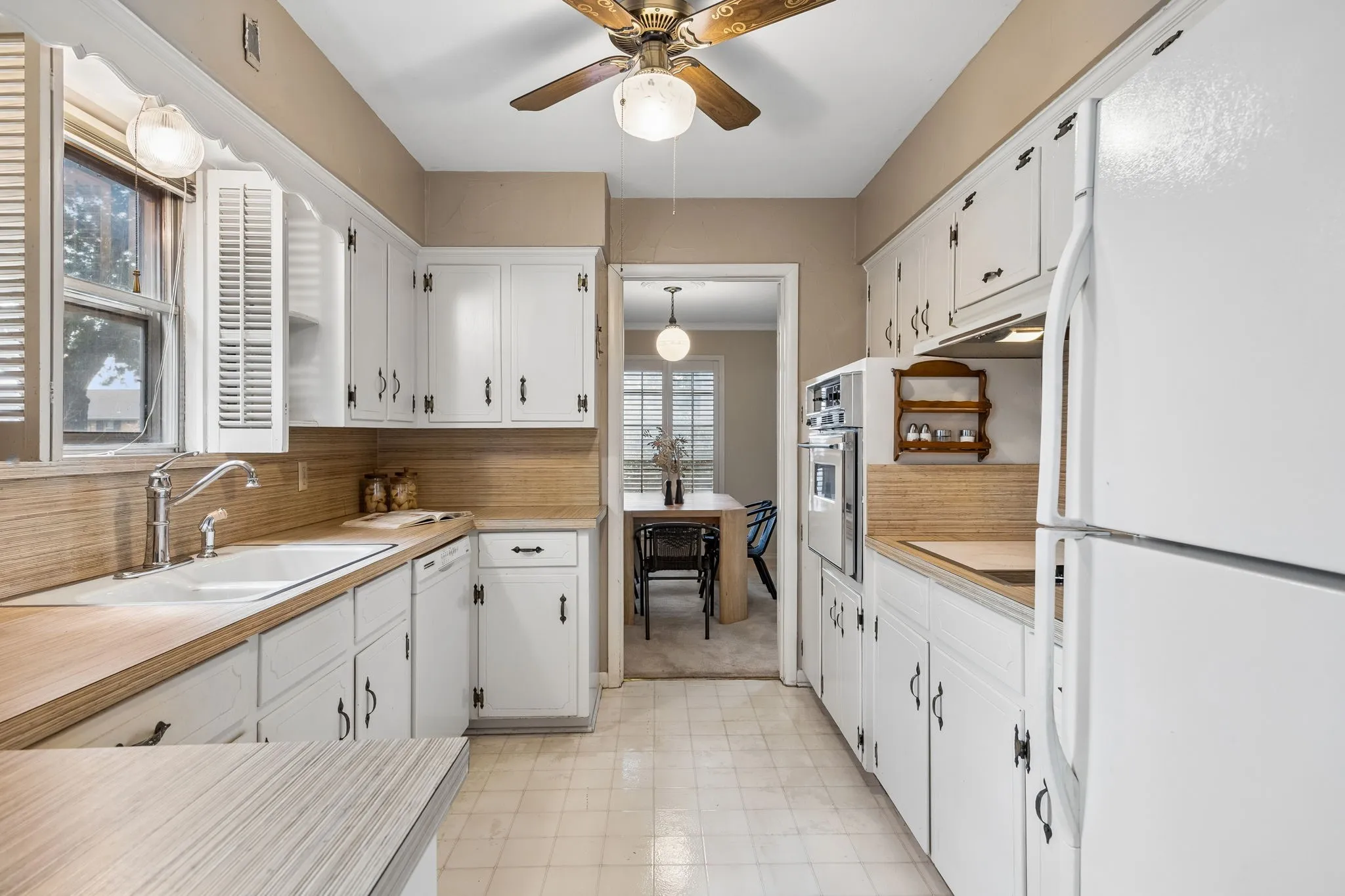 Single Family Residence For Sale in Dallas County , 3240 Chapel Downs Drive, Dallas, Texas 75229, 4 Bedroom, 3 Bathroom, 2 Garage spaces, 2,316 Sqft, built in 1962, mls#21338829, Real Estate Agent in Dallas, Homes For Sale in Dallas county, Homes For Sale in Dallas, Realtor in Dallas Texas, Real Estate Brokerage Independent Realty Texas, Luminita Cordes Realtor