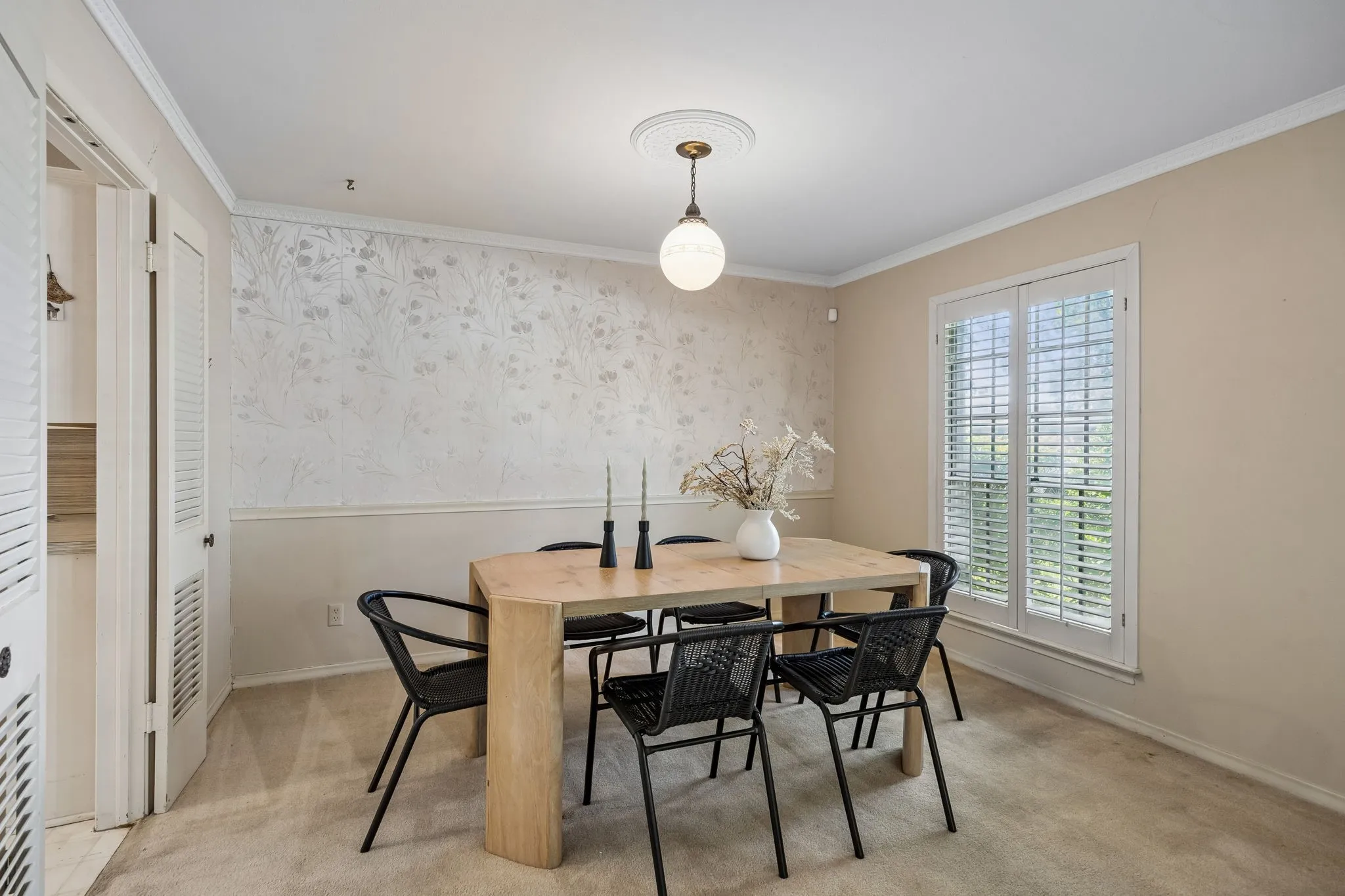 Single Family Residence For Sale in Dallas County , 3240 Chapel Downs Drive, Dallas, Texas 75229, 4 Bedroom, 3 Bathroom, 2 Garage spaces, 2,316 Sqft, built in 1962, mls#21338829, Real Estate Agent in Dallas, Homes For Sale in Dallas county, Homes For Sale in Dallas, Realtor in Dallas Texas, Real Estate Brokerage Independent Realty Texas, Luminita Cordes Realtor