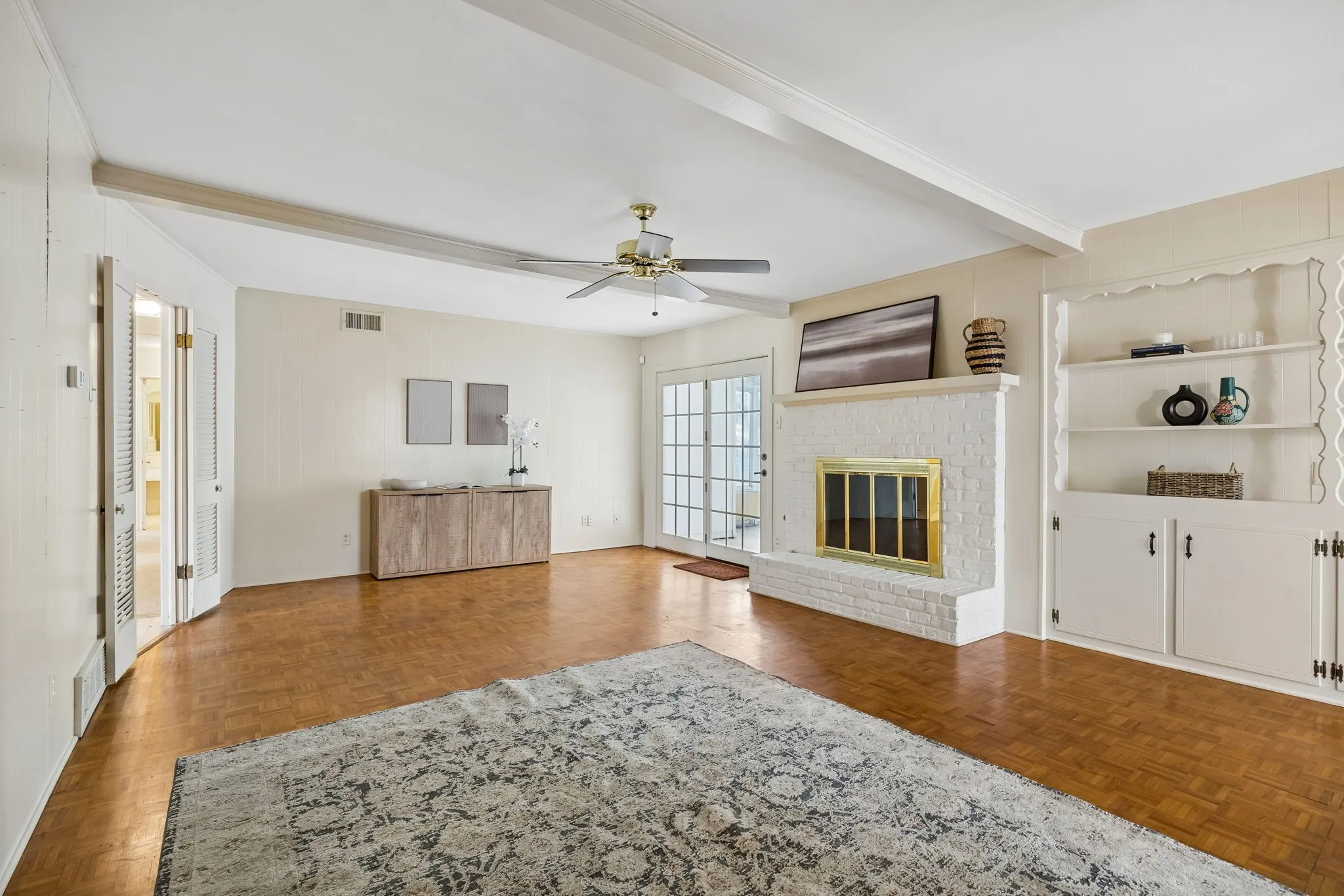 Single Family Residence For Sale in Dallas County , 3240 Chapel Downs Drive, Dallas, Texas 75229, 4 Bedroom, 3 Bathroom, 2 Garage spaces, 2,316 Sqft, built in 1962, mls#21338829, Real Estate Agent in Dallas, Homes For Sale in Dallas county, Homes For Sale in Dallas, Realtor in Dallas Texas, Real Estate Brokerage Independent Realty Texas, Luminita Cordes Realtor