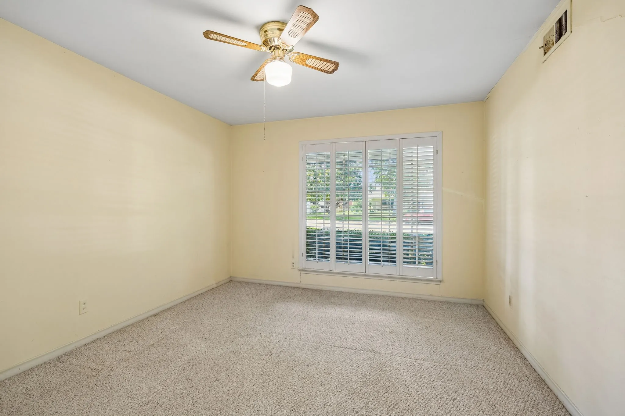 Single Family Residence For Sale in Dallas County , 3240 Chapel Downs Drive, Dallas, Texas 75229, 4 Bedroom, 3 Bathroom, 2 Garage spaces, 2,316 Sqft, built in 1962, mls#21338829, Real Estate Agent in Dallas, Homes For Sale in Dallas county, Homes For Sale in Dallas, Realtor in Dallas Texas, Real Estate Brokerage Independent Realty Texas, Luminita Cordes Realtor