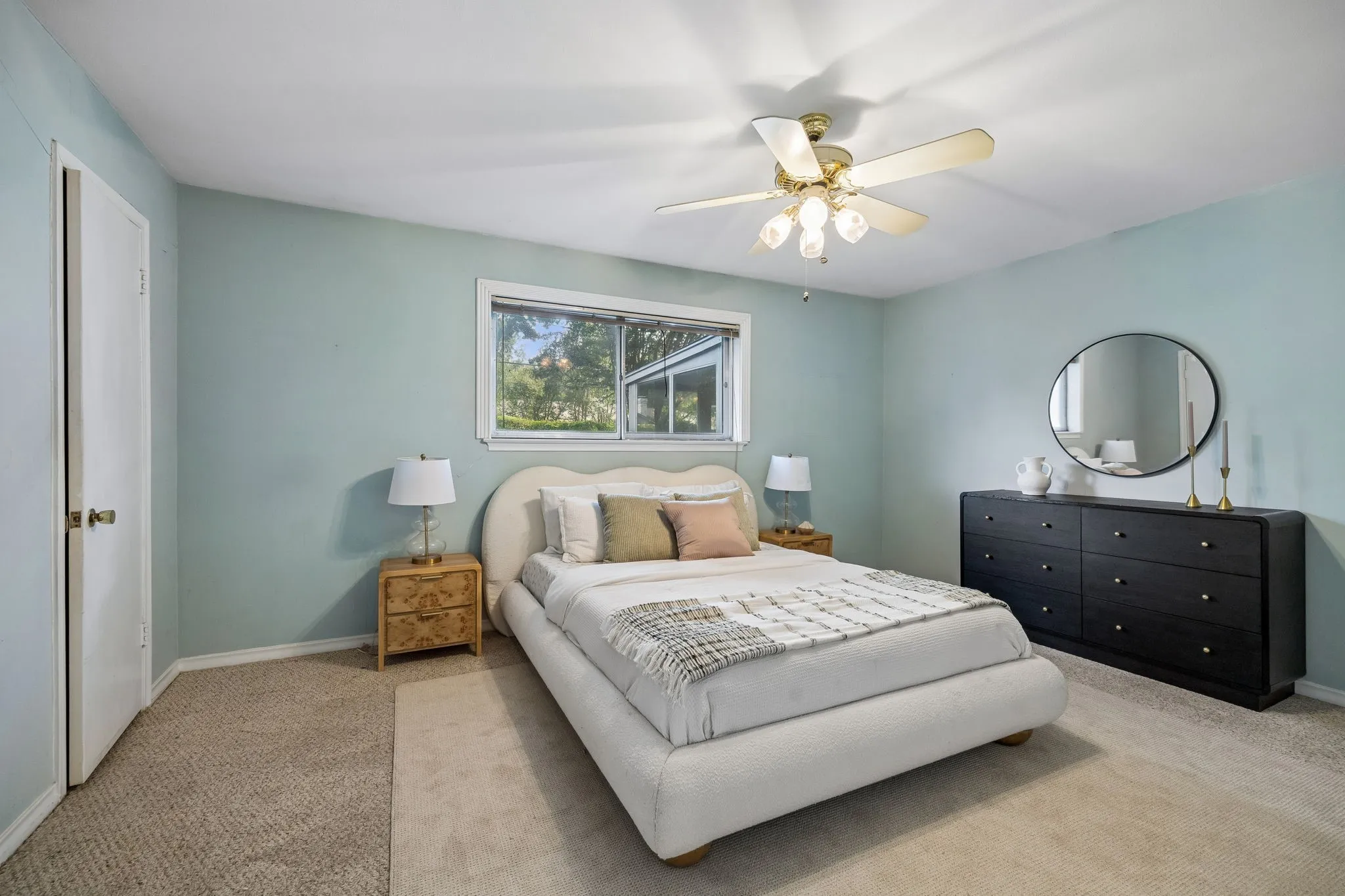 Single Family Residence For Sale in Dallas County , 3240 Chapel Downs Drive, Dallas, Texas 75229, 4 Bedroom, 3 Bathroom, 2 Garage spaces, 2,316 Sqft, built in 1962, mls#21338829, Real Estate Agent in Dallas, Homes For Sale in Dallas county, Homes For Sale in Dallas, Realtor in Dallas Texas, Real Estate Brokerage Independent Realty Texas, Luminita Cordes Realtor