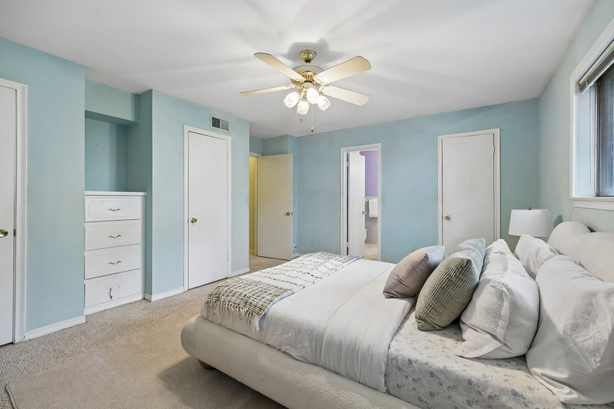 Single Family Residence For Sale in Dallas County , 3240 Chapel Downs Drive, Dallas, Texas 75229, 4 Bedroom, 3 Bathroom, 2 Garage spaces, 2,316 Sqft, built in 1962, mls#21338829, Real Estate Agent in Dallas, Homes For Sale in Dallas county, Homes For Sale in Dallas, Realtor in Dallas Texas, Real Estate Brokerage Independent Realty Texas, Luminita Cordes Realtor