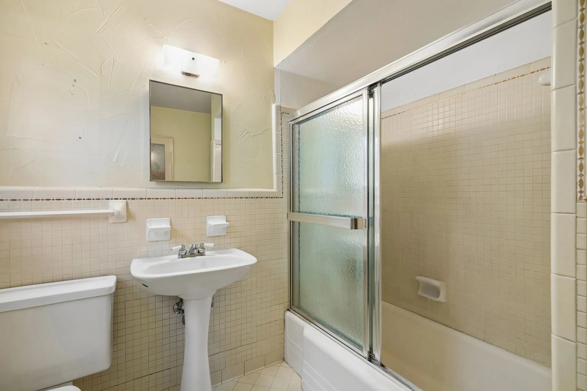 Single Family Residence For Sale in Dallas County , 3240 Chapel Downs Drive, Dallas, Texas 75229, 4 Bedroom, 3 Bathroom, 2 Garage spaces, 2,316 Sqft, built in 1962, mls#21338829, Real Estate Agent in Dallas, Homes For Sale in Dallas county, Homes For Sale in Dallas, Realtor in Dallas Texas, Real Estate Brokerage Independent Realty Texas, Luminita Cordes Realtor
