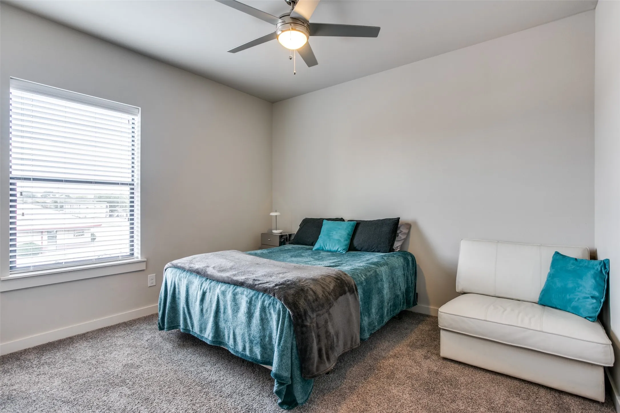 Apartment For Rent in Tarrant County , 906 W Cannon Street 200, Fort Worth, Texas 76104, 1 Bedroom, 1 Bathroom, Garage spaces, 706 Sqft, built in 2015, Price $1,425, mls#21340148, Real Estate Agent in Fort Worth, Homes For Rent in Tarrant county, Homes For Rent in Fort Worth, Realtor in Fort Worth Texas, Real Estate Brokerage Independent Realty Texas, Luminita Cordes Realtor