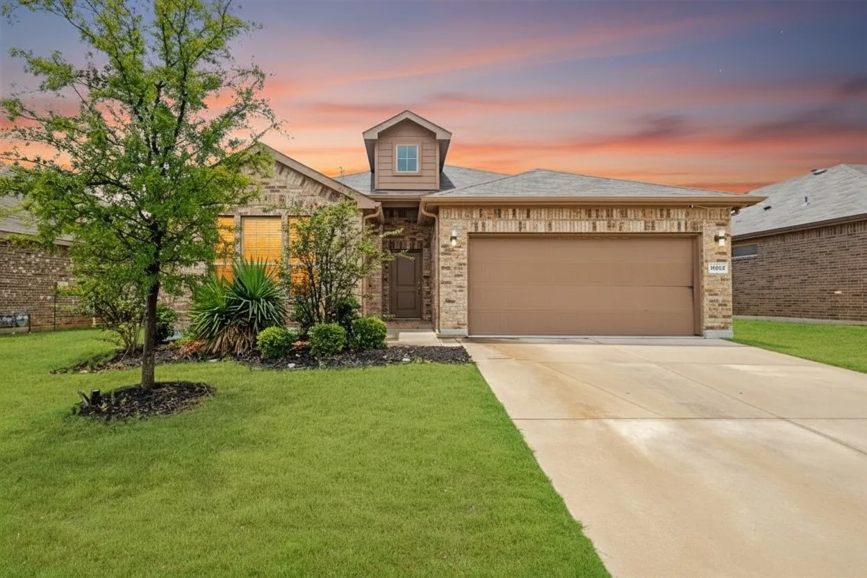 Single Family Residence For Sale in Denton County , 15957 Charing Cross Drive, Fort Worth, Texas 76247, 4 Bedroom, 2 Bathroom, 2 Garage spaces, 2,185 Sqft, built in 2020, mls#21340149, Real Estate Agent in Fort Worth, Homes For Sale in Denton county, Homes For Sale in Fort Worth, Realtor in Fort Worth Texas, Real Estate Brokerage Independent Realty Texas, Luminita Cordes Realtor