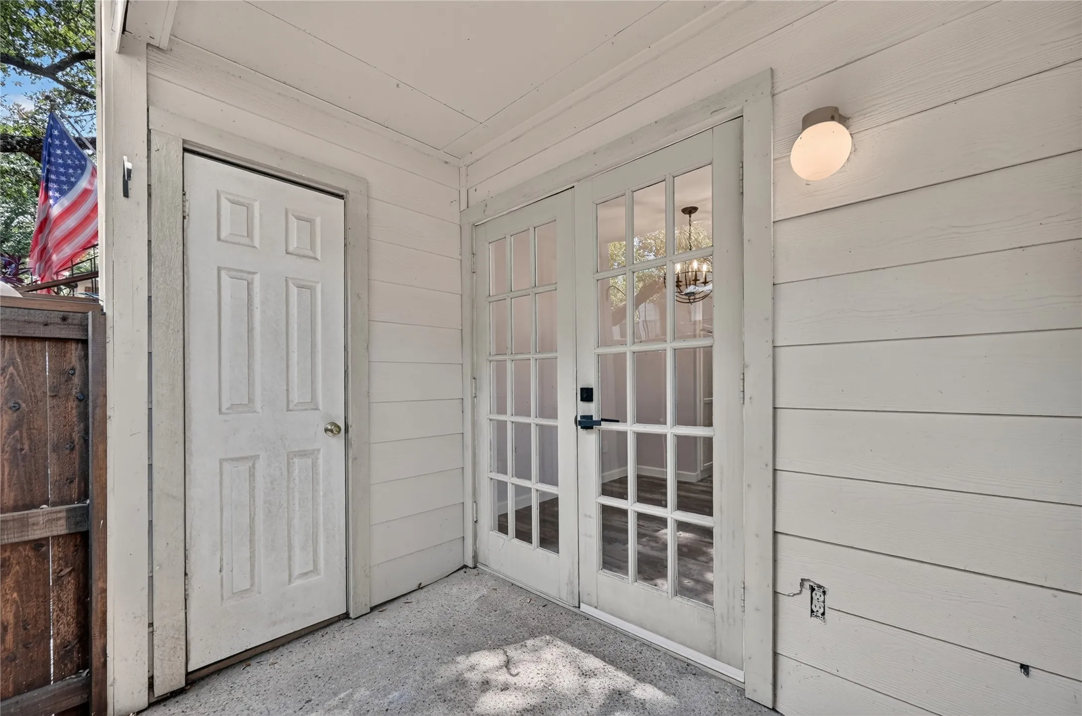 Condominium For Sale in Dallas County , 6646 E Lovers Lane 911, Dallas, Texas 75214, 2 Bedroom, 1 Bathroom, Garage spaces, 805 Sqft, built in 1979, mls#21339904, Real Estate Agent in Dallas, Homes For Sale in Dallas county, Homes For Sale in Dallas, Realtor in Dallas Texas, Real Estate Brokerage Independent Realty Texas, Luminita Cordes Realtor