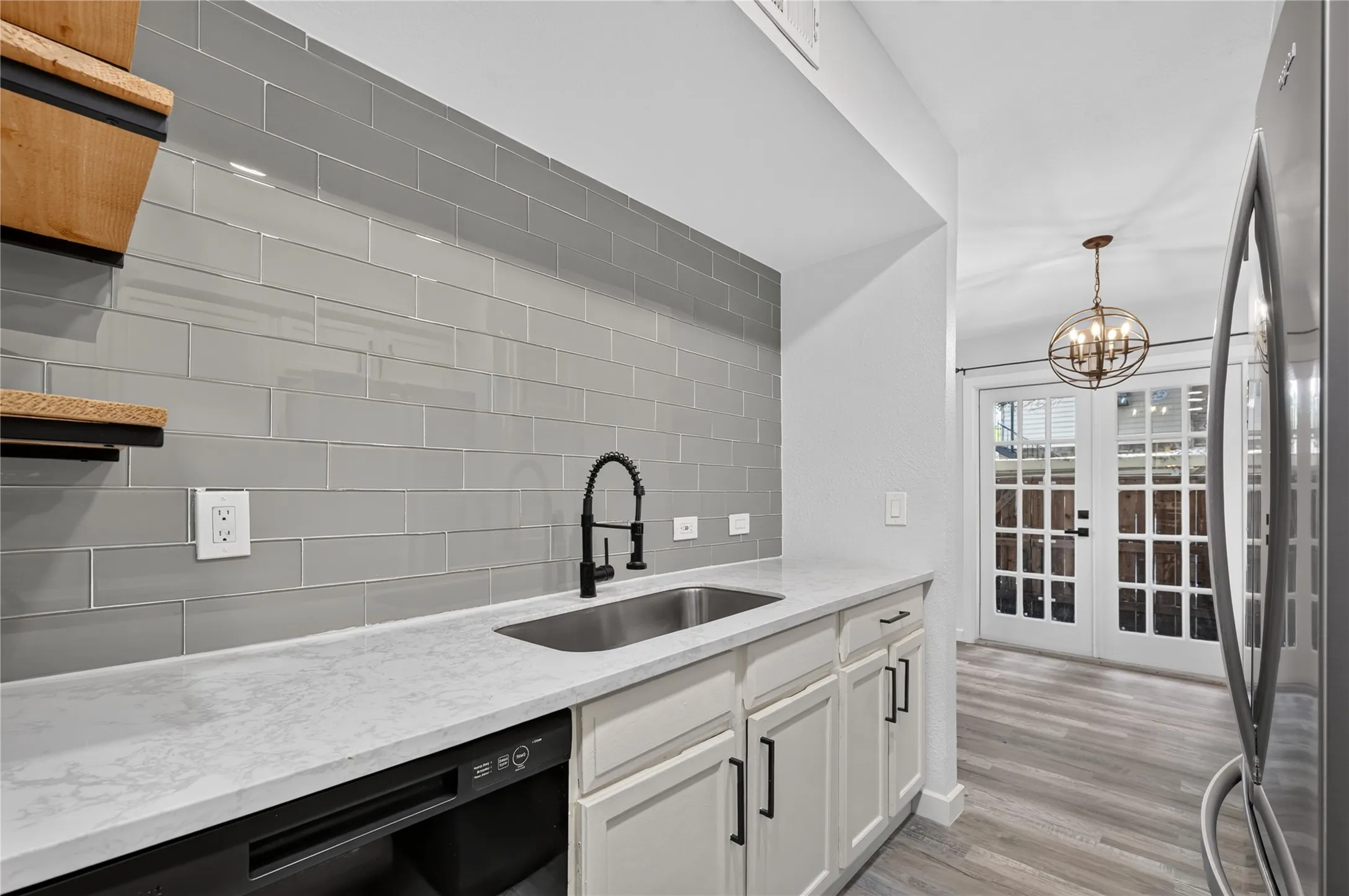 Condominium For Sale in Dallas County , 6646 E Lovers Lane 911, Dallas, Texas 75214, 2 Bedroom, 1 Bathroom, Garage spaces, 805 Sqft, built in 1979, mls#21339904, Real Estate Agent in Dallas, Homes For Sale in Dallas county, Homes For Sale in Dallas, Realtor in Dallas Texas, Real Estate Brokerage Independent Realty Texas, Luminita Cordes Realtor