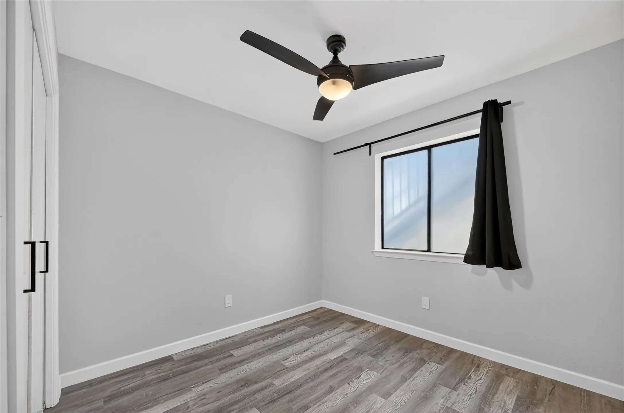 Condominium For Sale in Dallas County , 6646 E Lovers Lane 911, Dallas, Texas 75214, 2 Bedroom, 1 Bathroom, Garage spaces, 805 Sqft, built in 1979, mls#21339904, Real Estate Agent in Dallas, Homes For Sale in Dallas county, Homes For Sale in Dallas, Realtor in Dallas Texas, Real Estate Brokerage Independent Realty Texas, Luminita Cordes Realtor