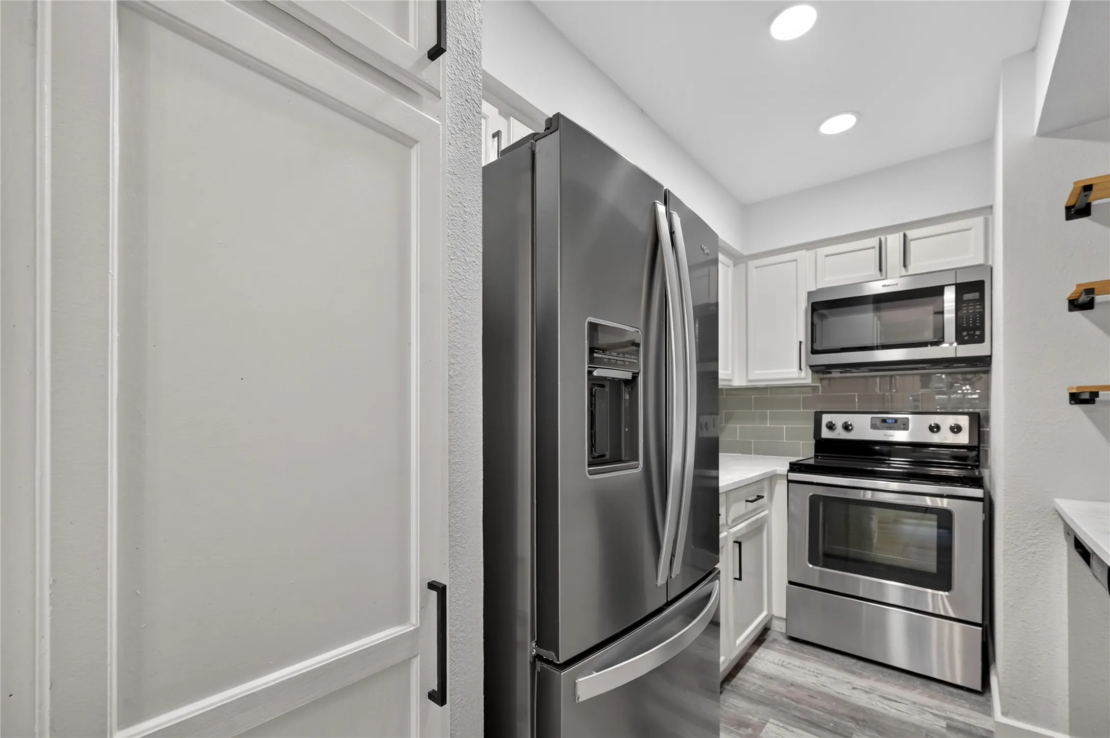 Condominium For Sale in Dallas County , 6646 E Lovers Lane 911, Dallas, Texas 75214, 2 Bedroom, 1 Bathroom, Garage spaces, 805 Sqft, built in 1979, mls#21339904, Real Estate Agent in Dallas, Homes For Sale in Dallas county, Homes For Sale in Dallas, Realtor in Dallas Texas, Real Estate Brokerage Independent Realty Texas, Luminita Cordes Realtor