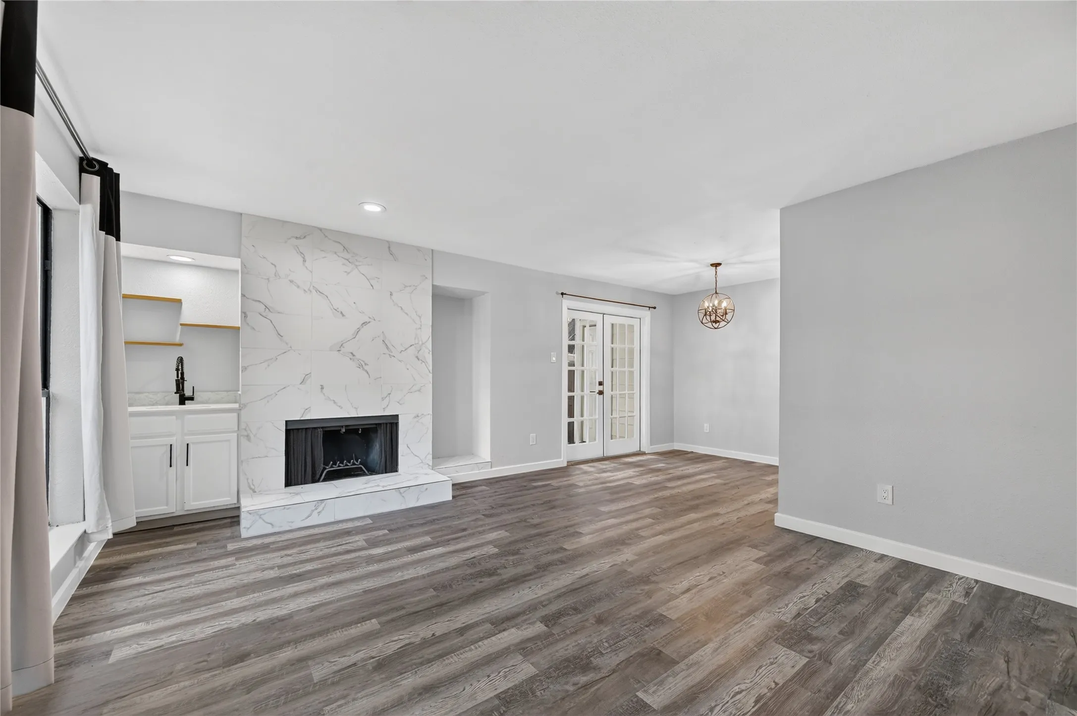 Condominium For Sale in Dallas County , 6646 E Lovers Lane 911, Dallas, Texas 75214, 2 Bedroom, 1 Bathroom, Garage spaces, 805 Sqft, built in 1979, mls#21339904, Real Estate Agent in Dallas, Homes For Sale in Dallas county, Homes For Sale in Dallas, Realtor in Dallas Texas, Real Estate Brokerage Independent Realty Texas, Luminita Cordes Realtor