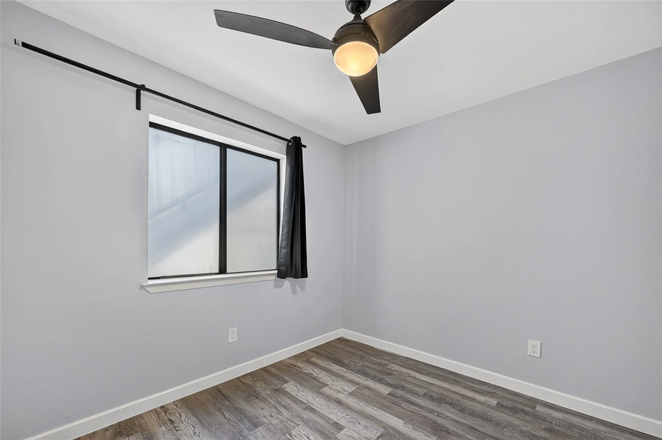 Condominium For Sale in Dallas County , 6646 E Lovers Lane 911, Dallas, Texas 75214, 2 Bedroom, 1 Bathroom, Garage spaces, 805 Sqft, built in 1979, mls#21339904, Real Estate Agent in Dallas, Homes For Sale in Dallas county, Homes For Sale in Dallas, Realtor in Dallas Texas, Real Estate Brokerage Independent Realty Texas, Luminita Cordes Realtor