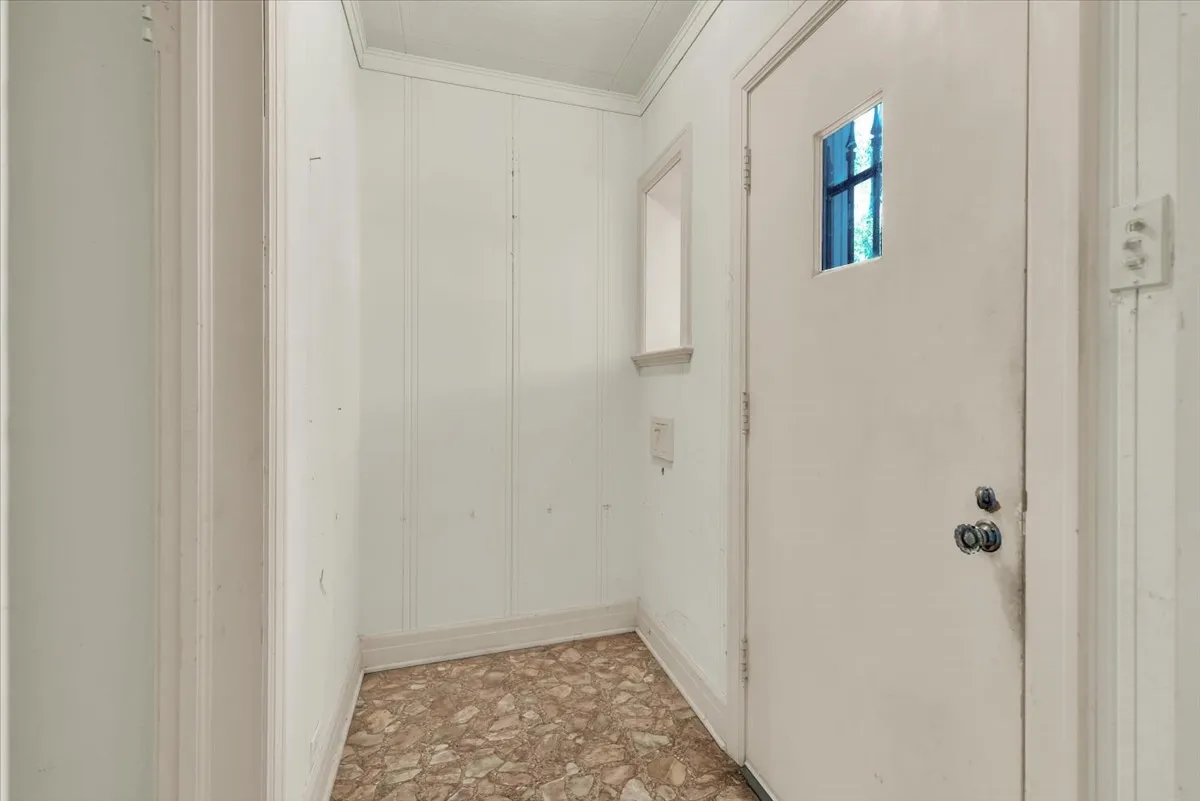 Single Family Residence For Sale in Grayson County , 1411 Main Street, Denison, Texas 75020, 2 Bedroom, 1 Bathroom, 1 Garage spaces, 1,352 Sqft, built in 1920, mls#21337830, Real Estate Agent in Denison, Homes For Sale in Grayson county, Homes For Sale in Denison, Realtor in Denison Texas, Real Estate Brokerage Independent Realty Texas, Luminita Cordes Realtor