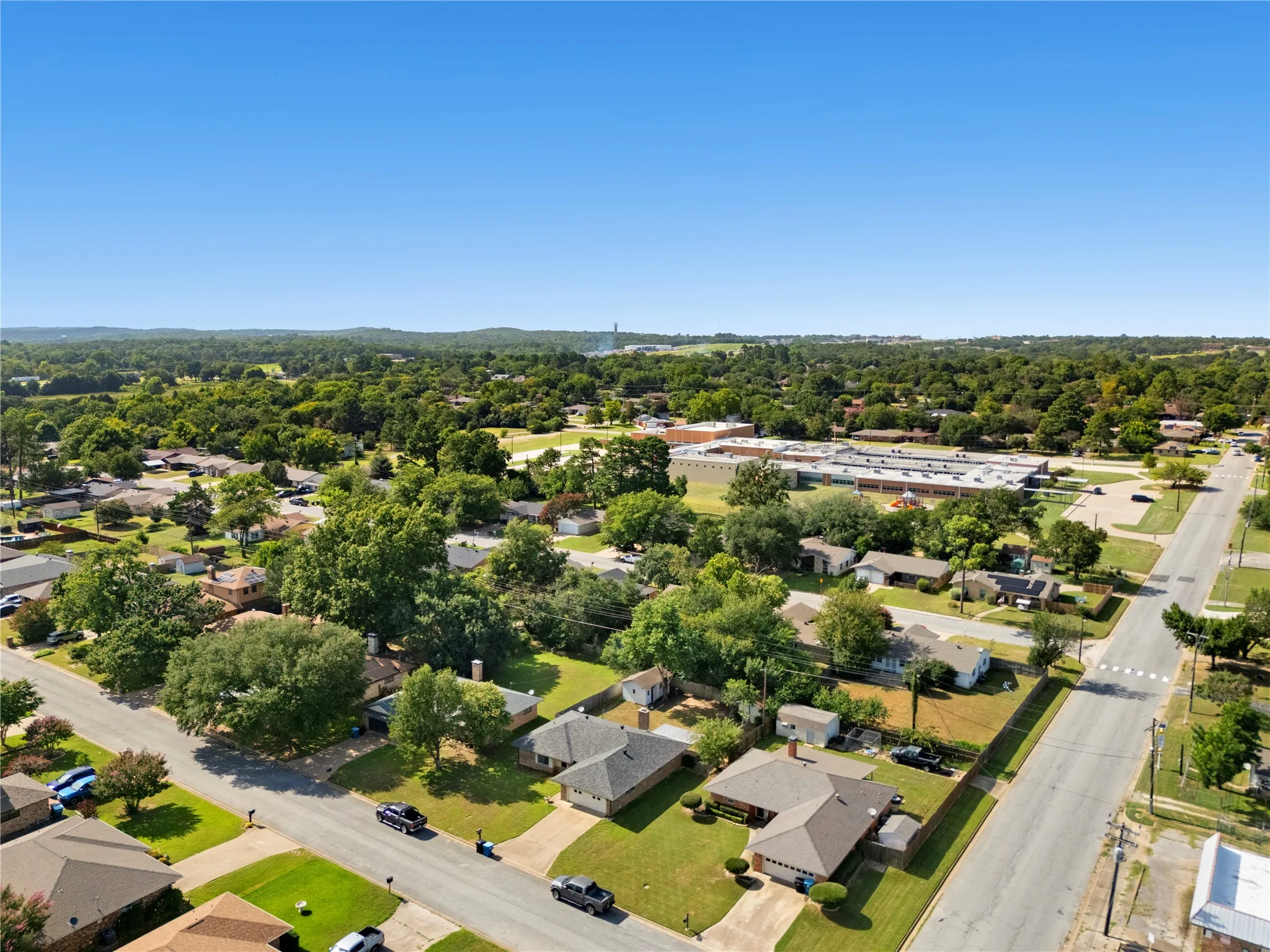 Single Family Residence For Sale in Grayson County , 2703 Regal Drive, Denison, Texas 75020, 3 Bedroom, 2 Bathroom, 2 Garage spaces, 1,412 Sqft, built in 1979, mls#21335029, Real Estate Agent in Denison, Homes For Sale in Grayson county, Homes For Sale in Denison, Realtor in Denison Texas, Real Estate Brokerage Independent Realty Texas, Luminita Cordes Realtor