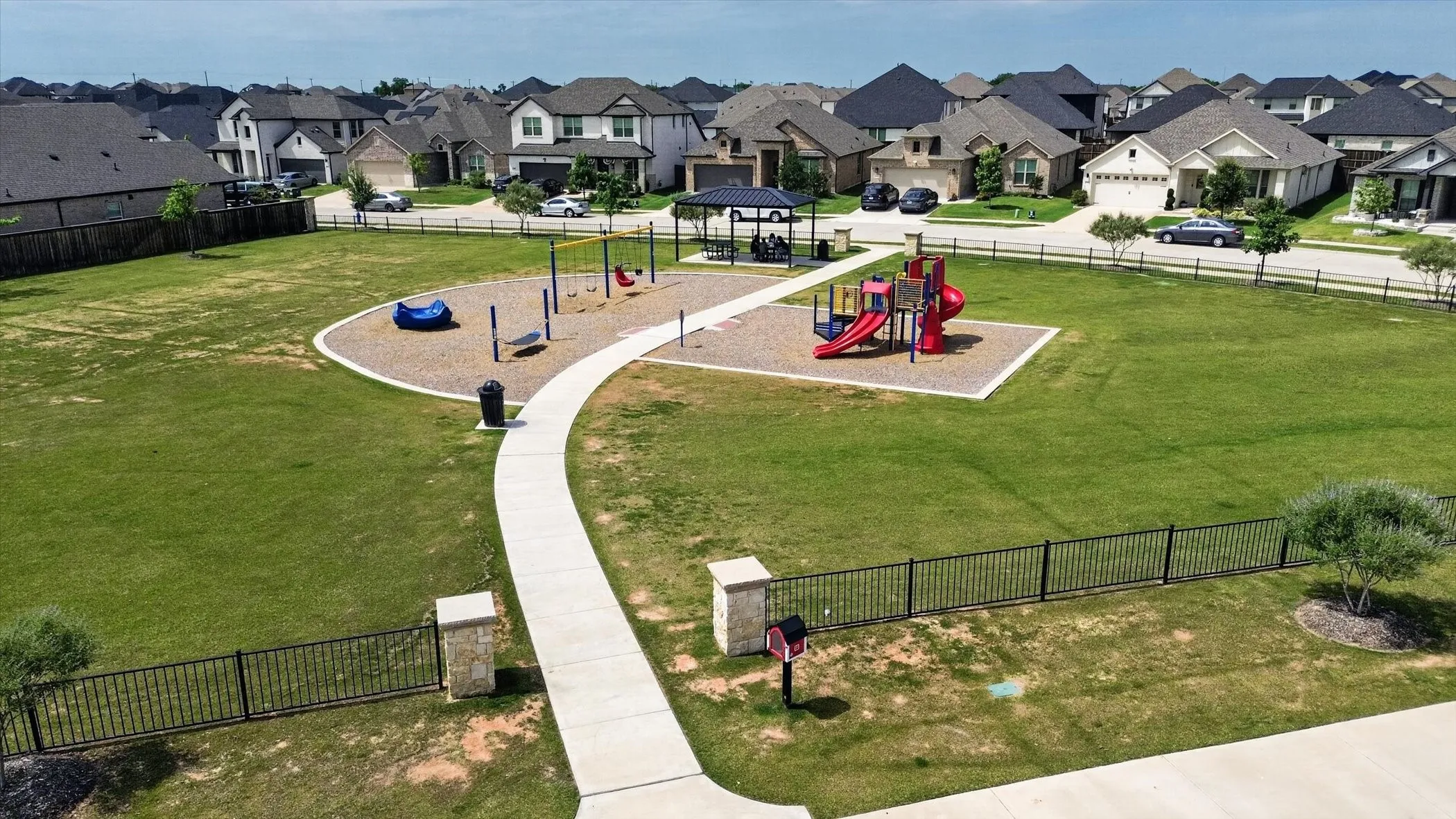 Single Family Residence For Sale in Collin County , 582 Silver Springs Lane, Lavon, Texas 75166, 5 Bedroom, 4 Bathroom, 2 Garage spaces, 3,617 Sqft, built in 2024, mls#21340160, Real Estate Agent in Lavon, Homes For Sale in Collin county, Homes For Sale in Lavon, Realtor in Lavon Texas, Real Estate Brokerage Independent Realty Texas, Luminita Cordes Realtor
