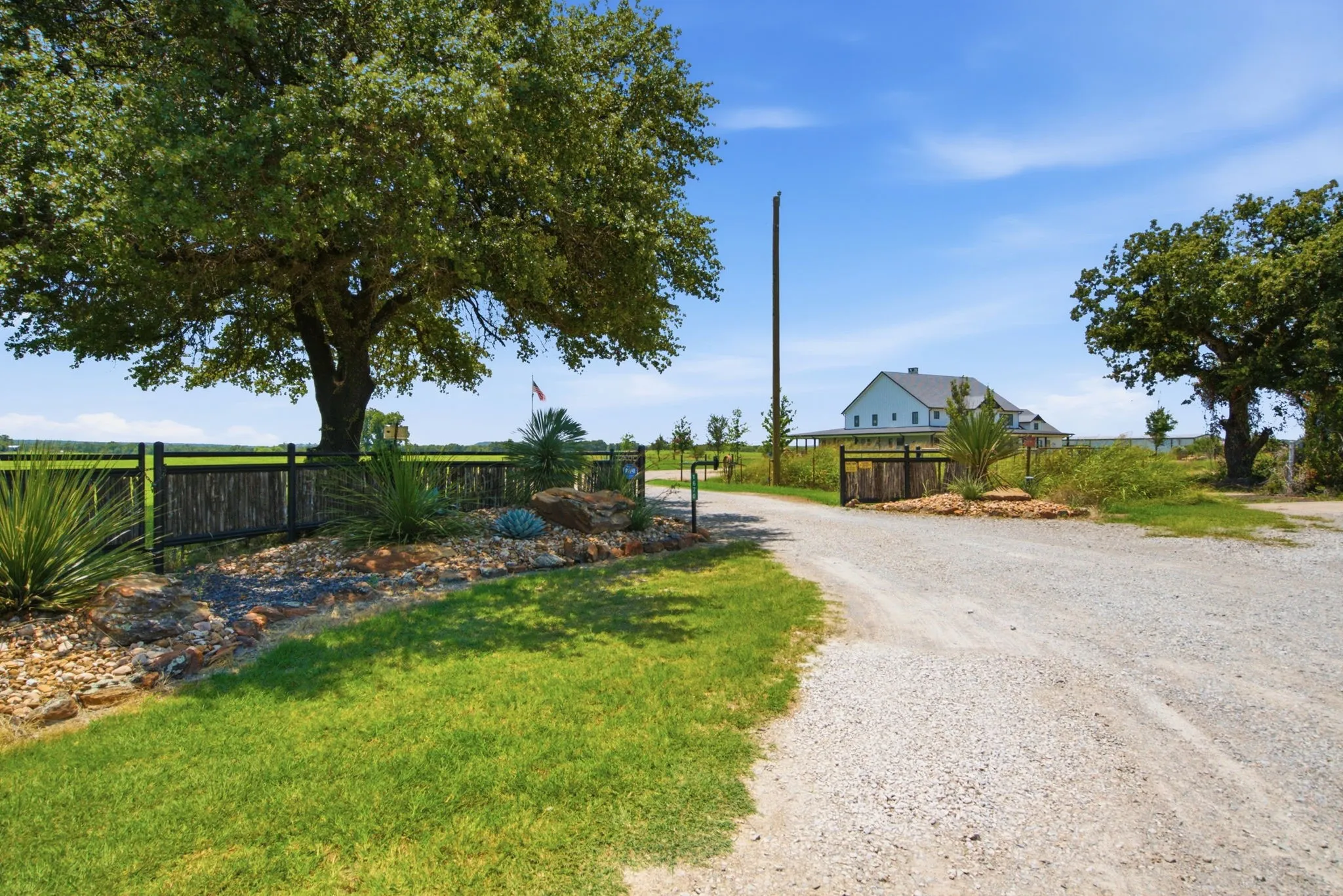 PRIVATE & GATED