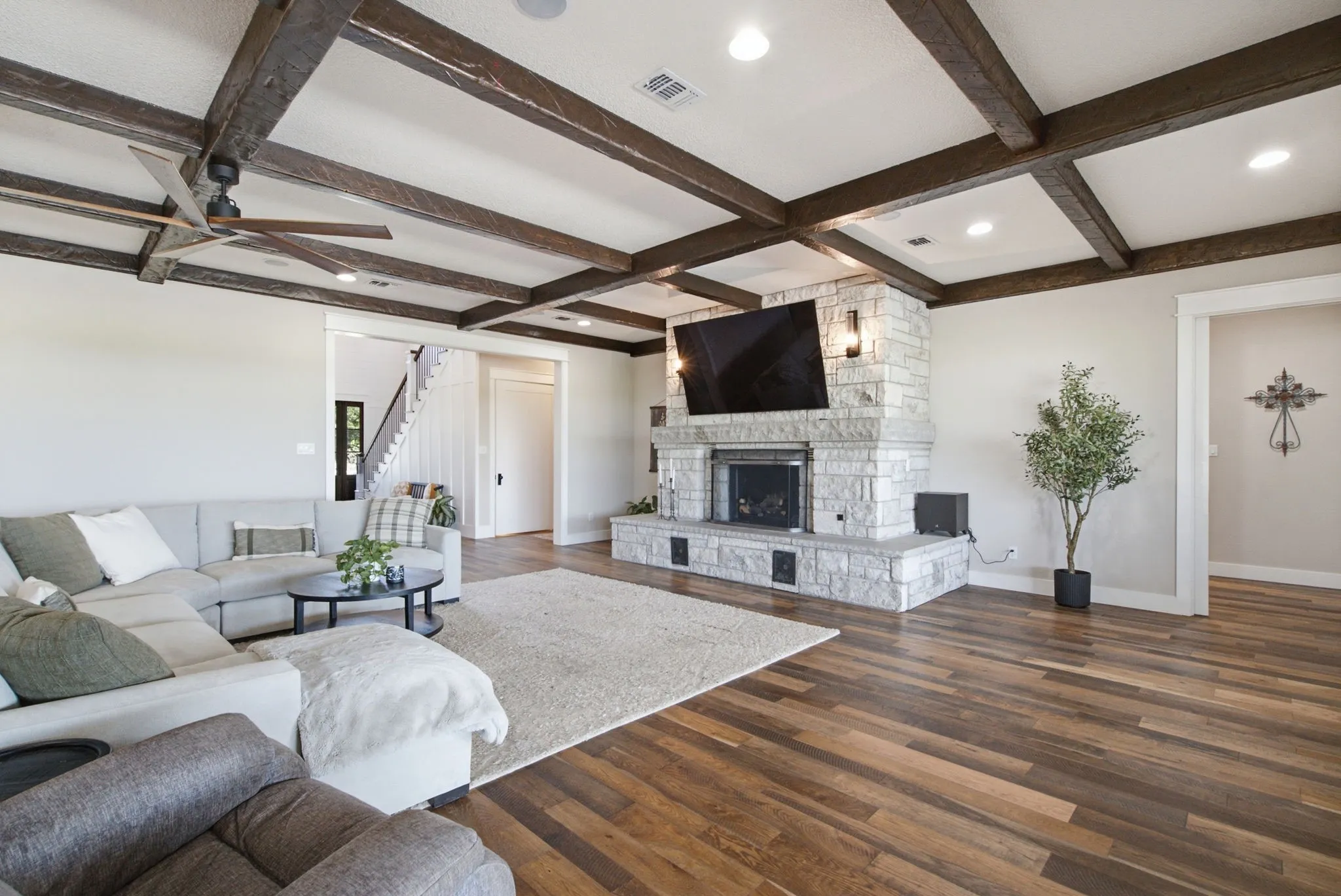 MAIN FLOOR LIVING